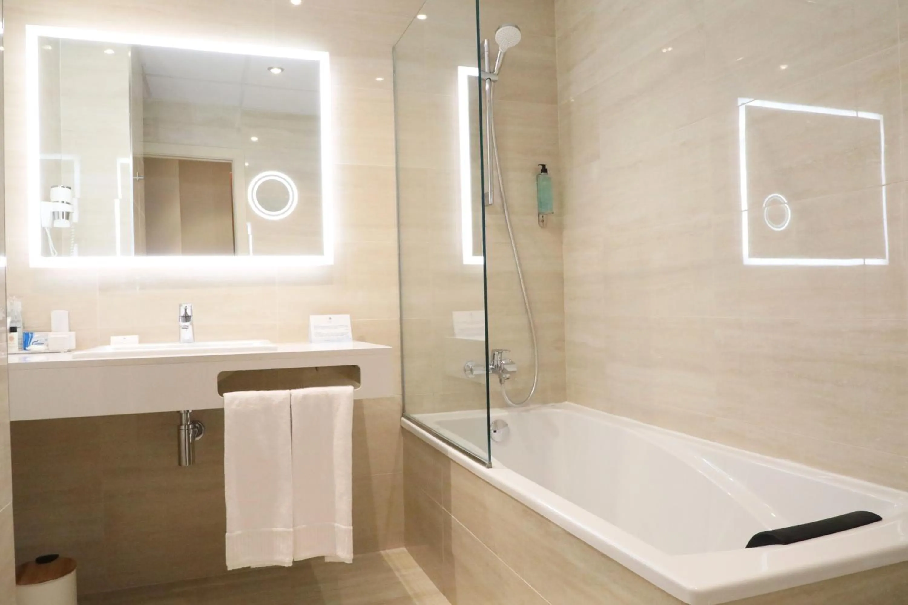 Bathroom in Hotel Hostalillo by Escampa Hotels