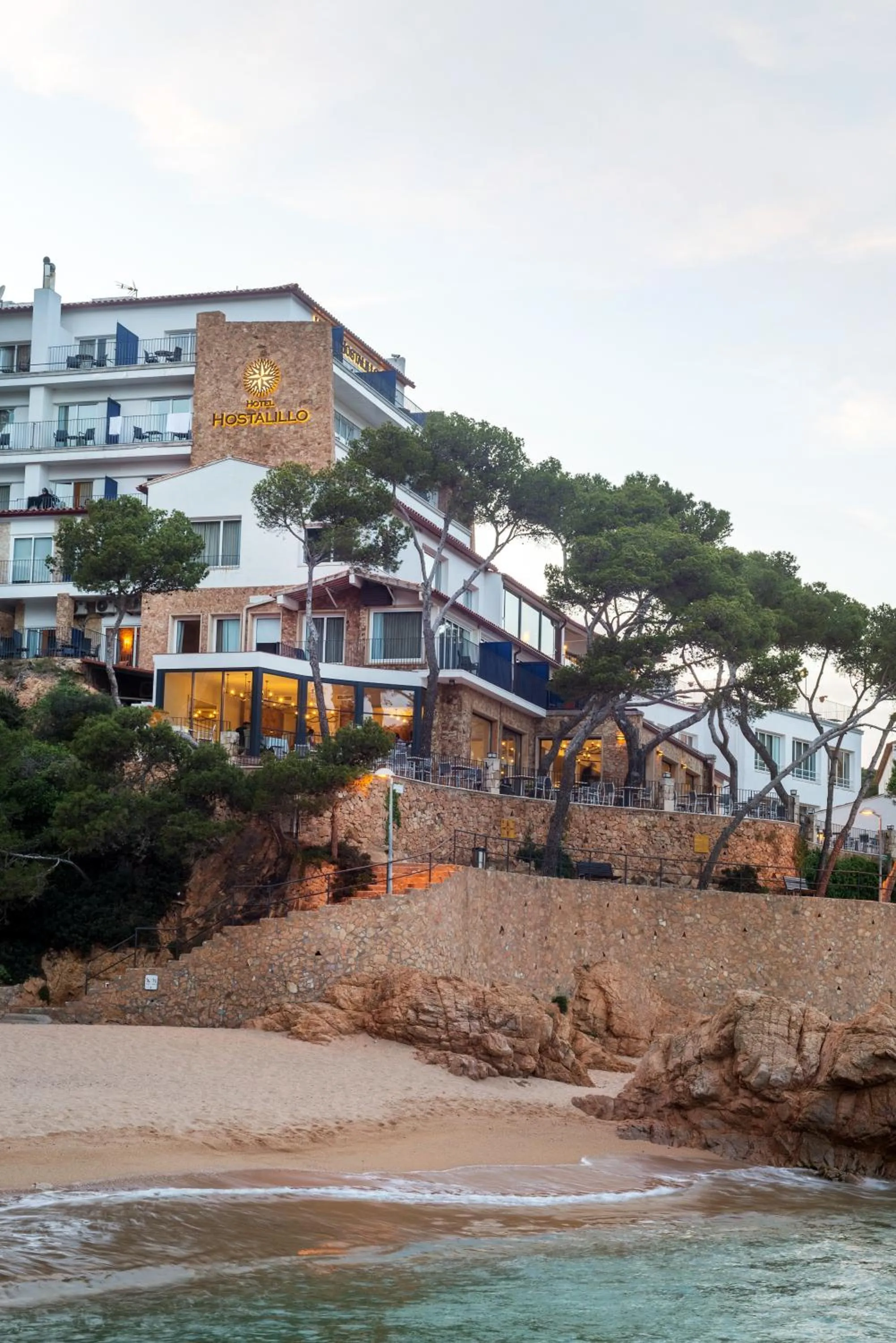 Property building in Hotel Hostalillo by Escampa Hotels