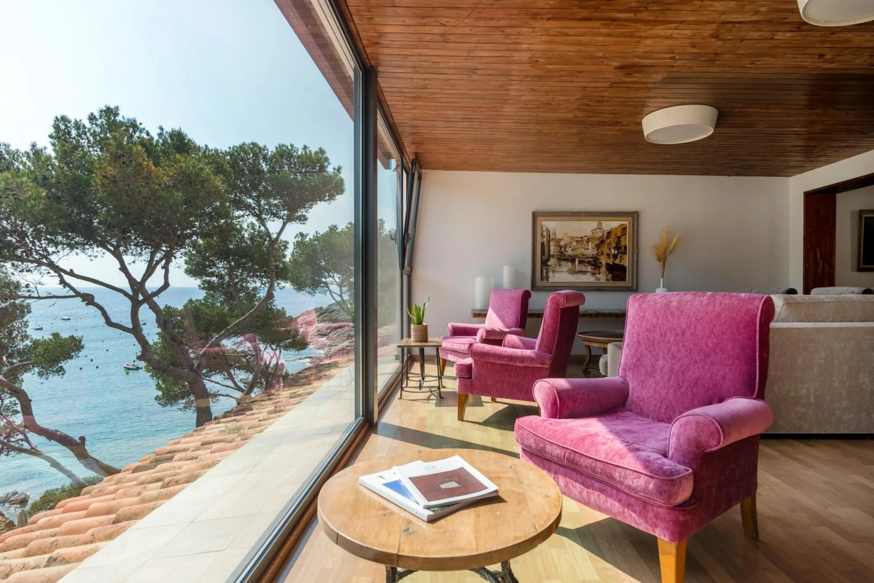 Communal lounge/ TV room in Hotel Hostalillo by Escampa Hotels