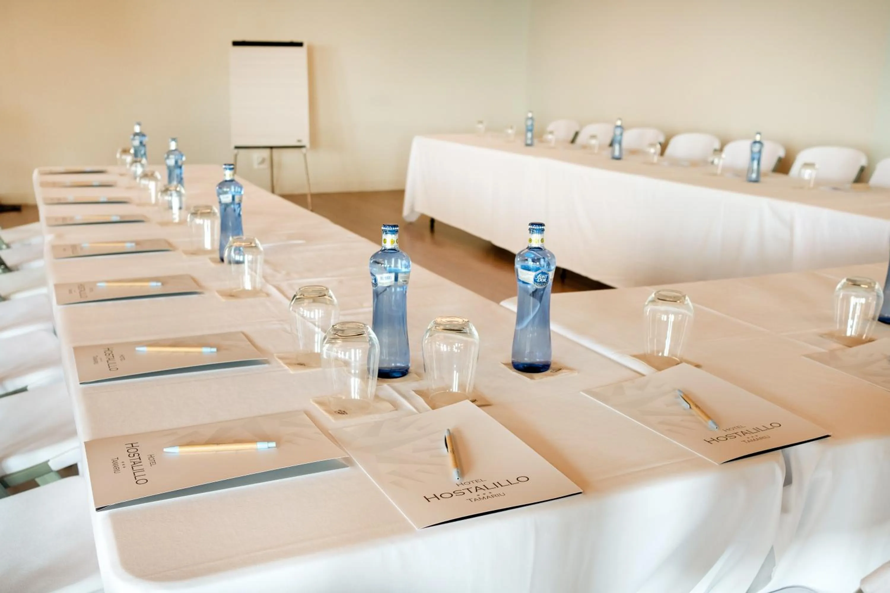 Meeting/conference room in Hotel Hostalillo by Escampa Hotels