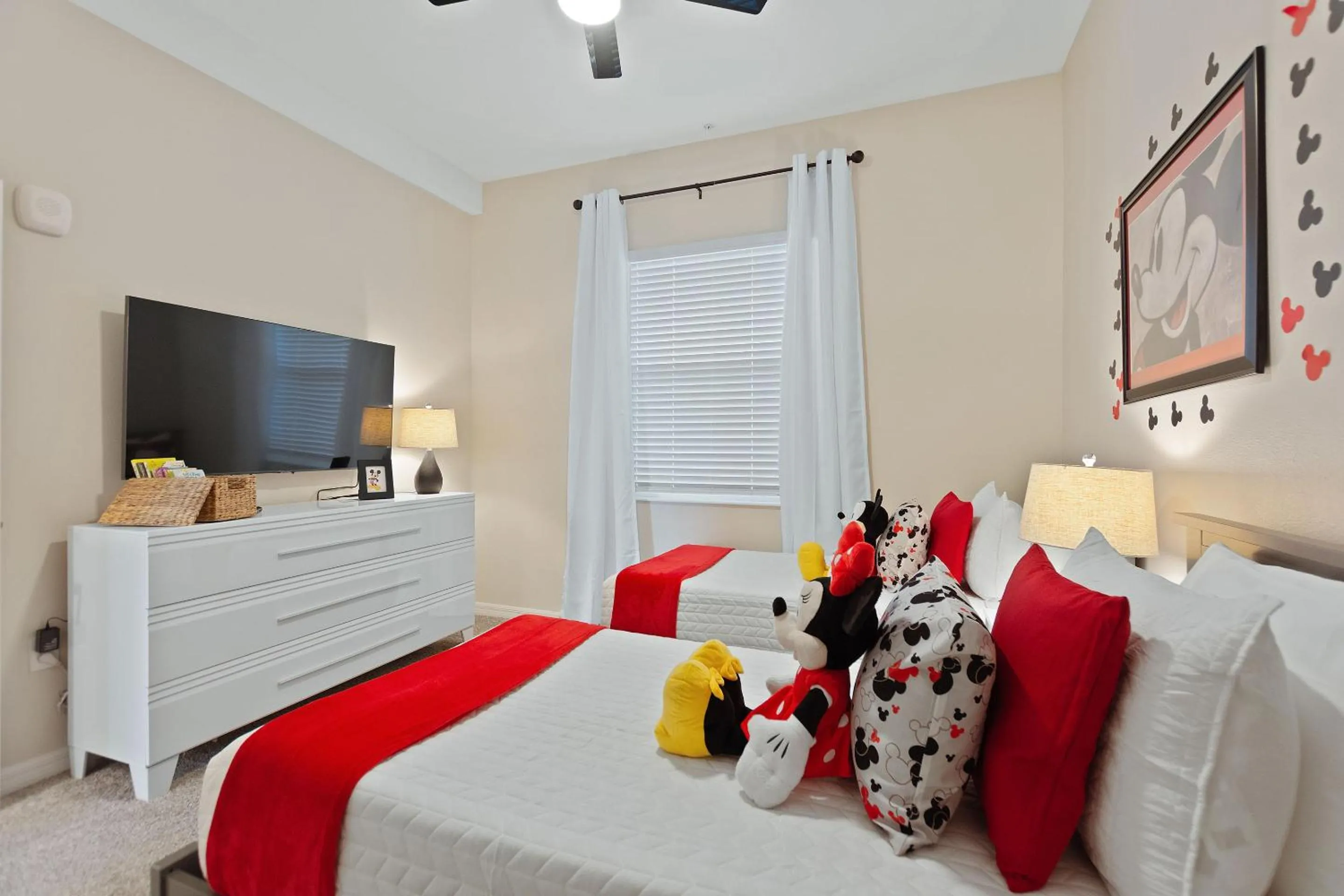Edgewater Escape at Storey Lake by Shine Villas apts