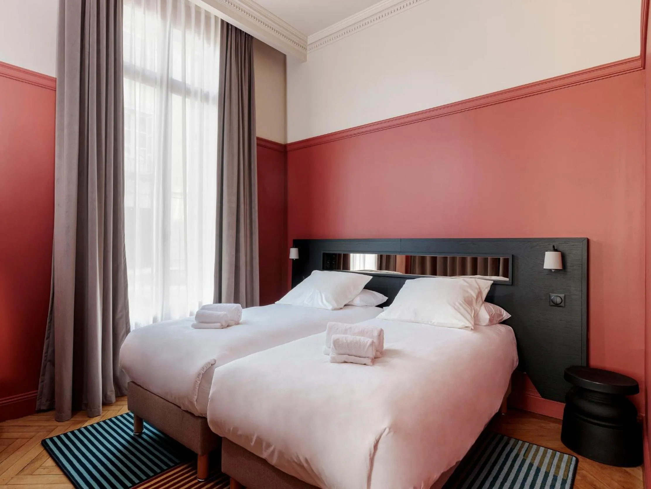 Photo of the whole room, Bed in Gogaille - Corneille - Accès autonome