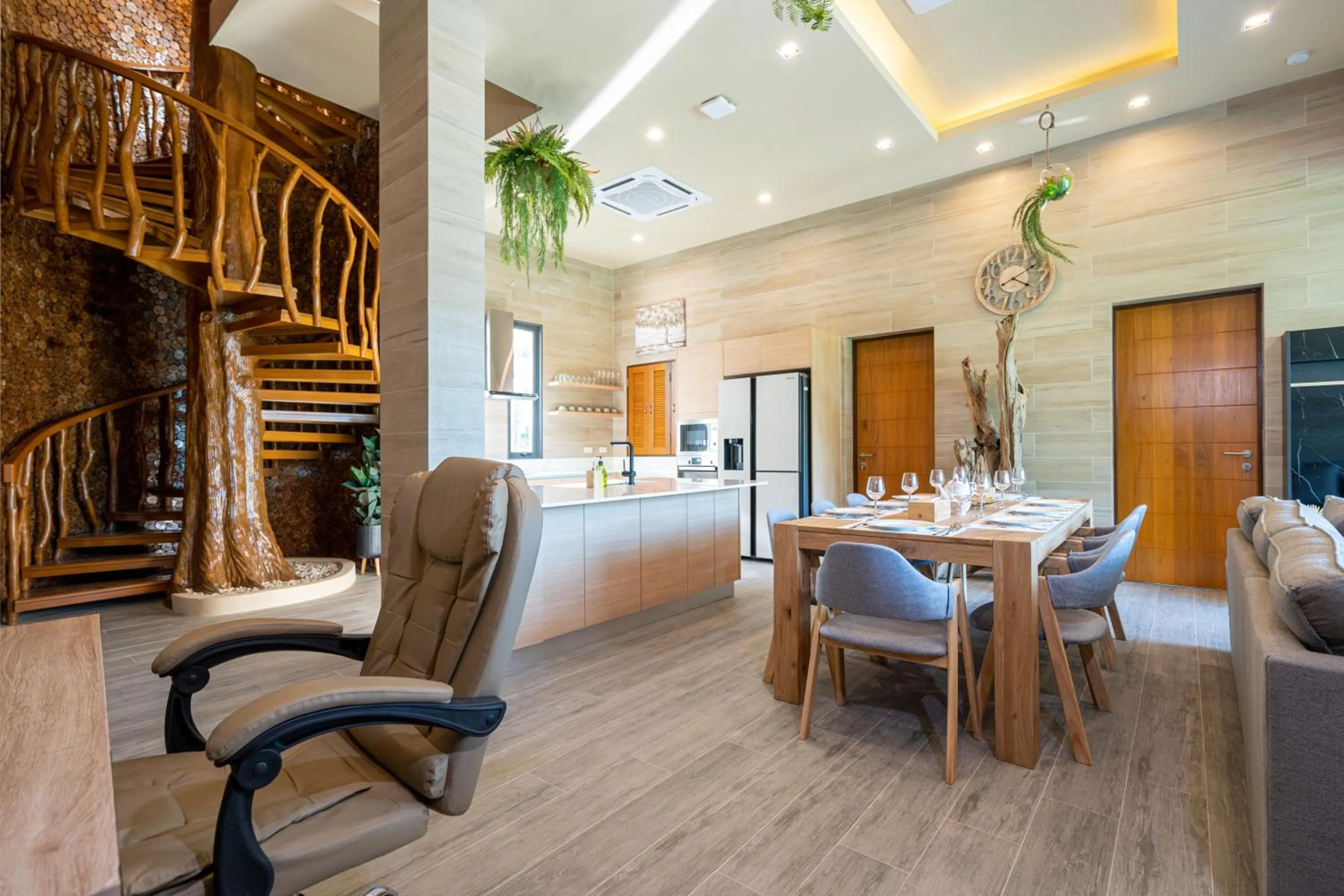 Dining area in Three Monkeys Villas