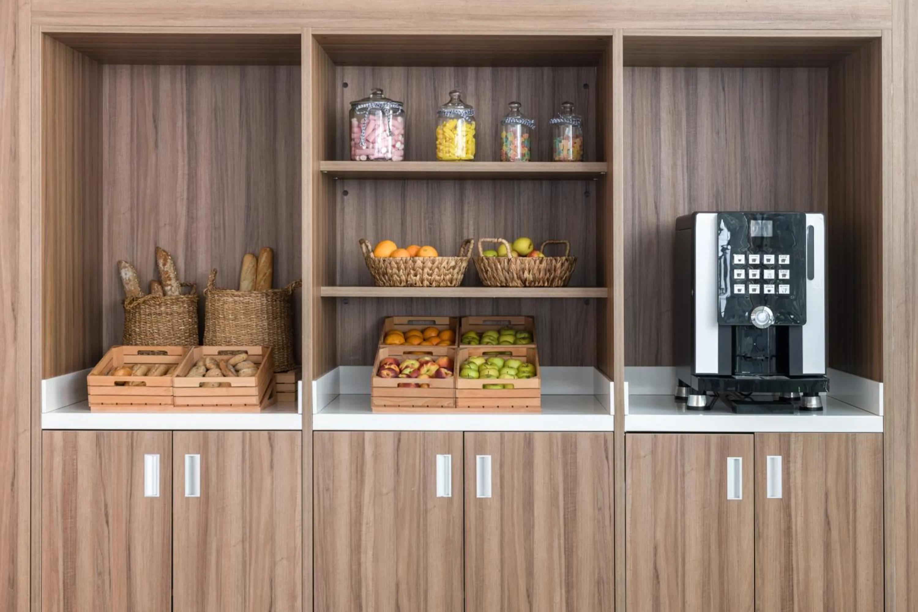 Coffee/tea facilities in Eurosalou & Spa