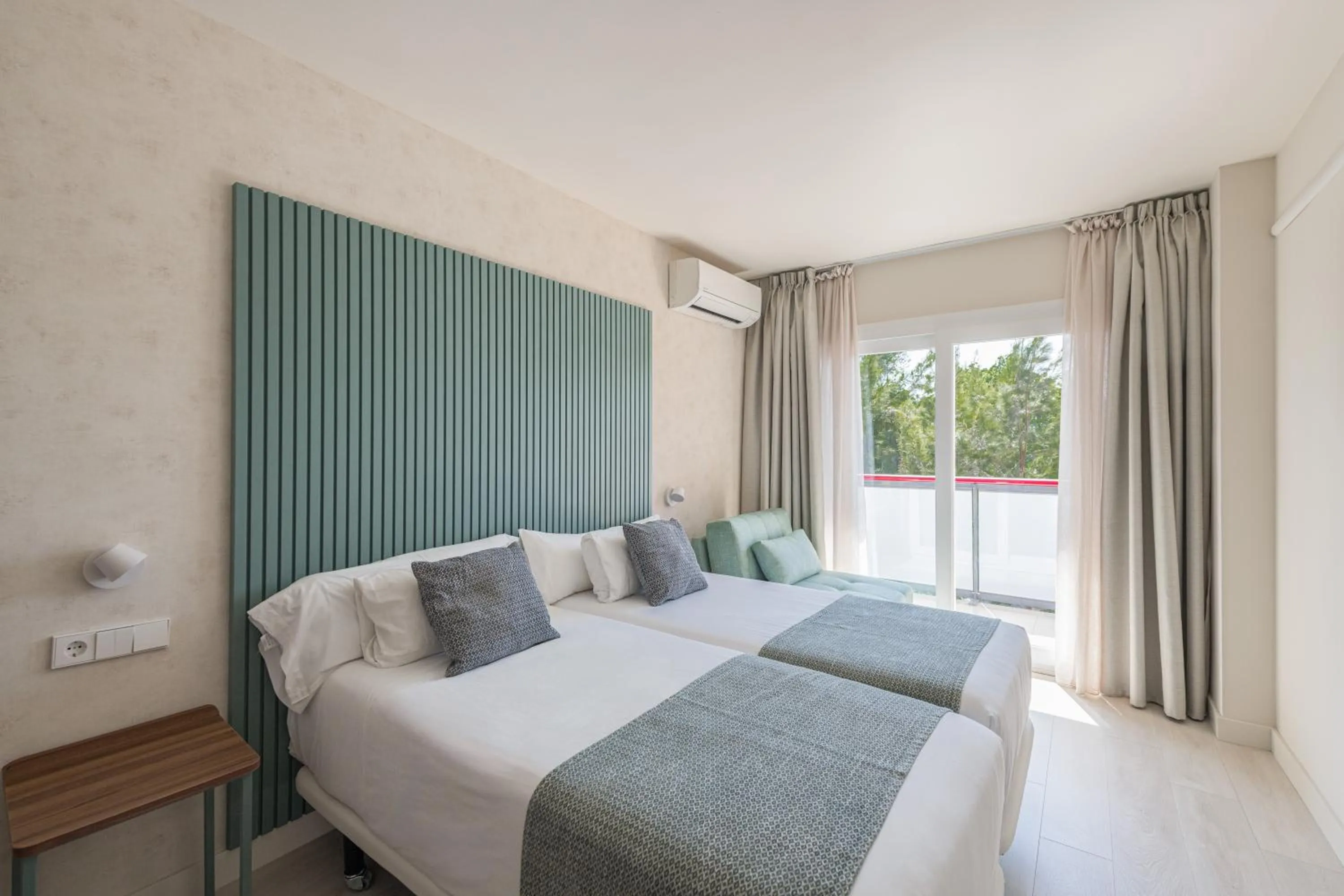 City view, Bed in Eurosalou & Spa