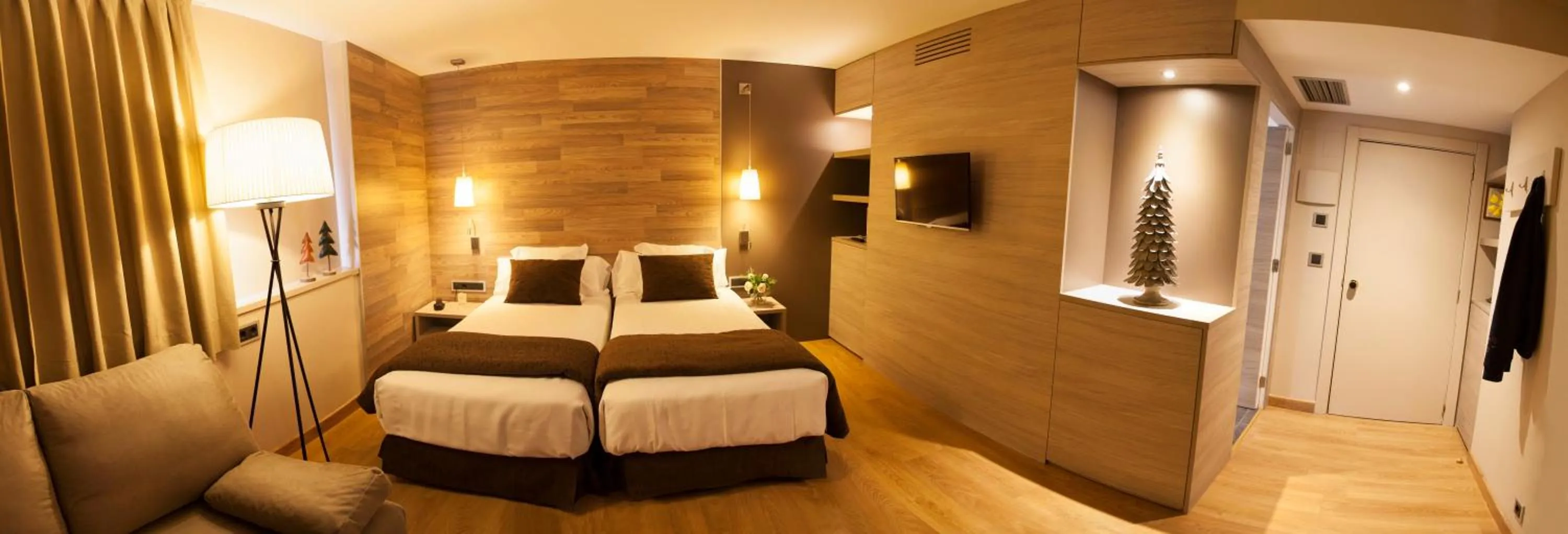 Photo of the whole room, Bed in Tuc Blanc