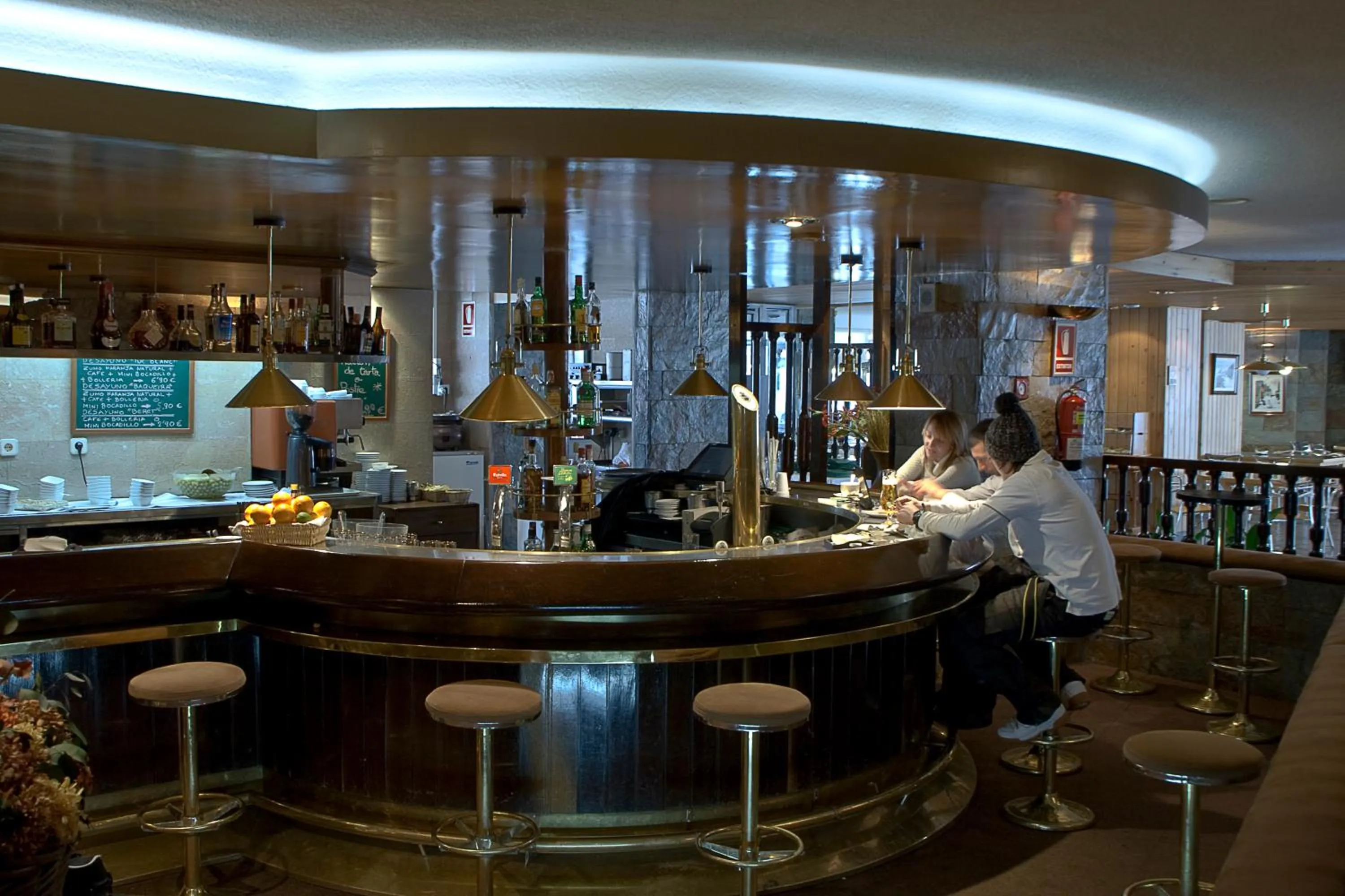 Lounge or bar in Tuc Blanc