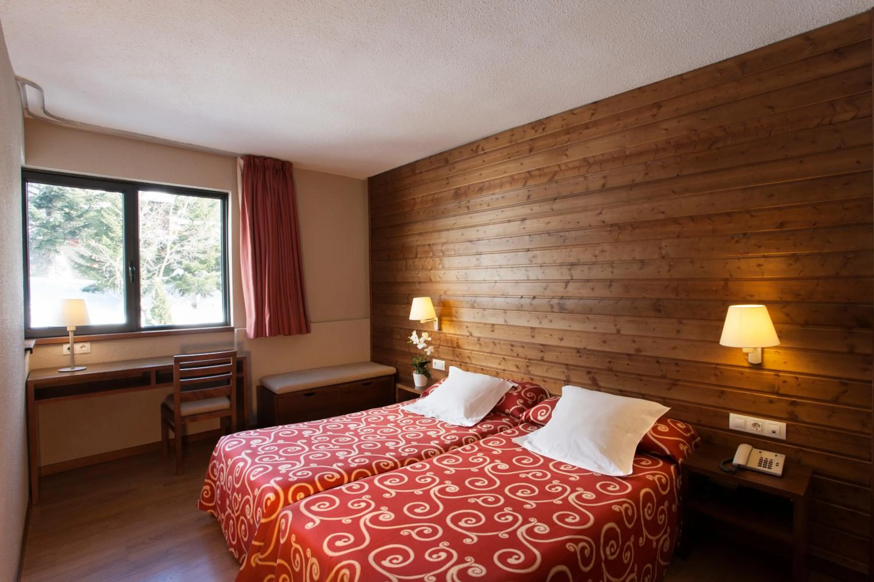 Photo of the whole room, Bed in Tuc Blanc