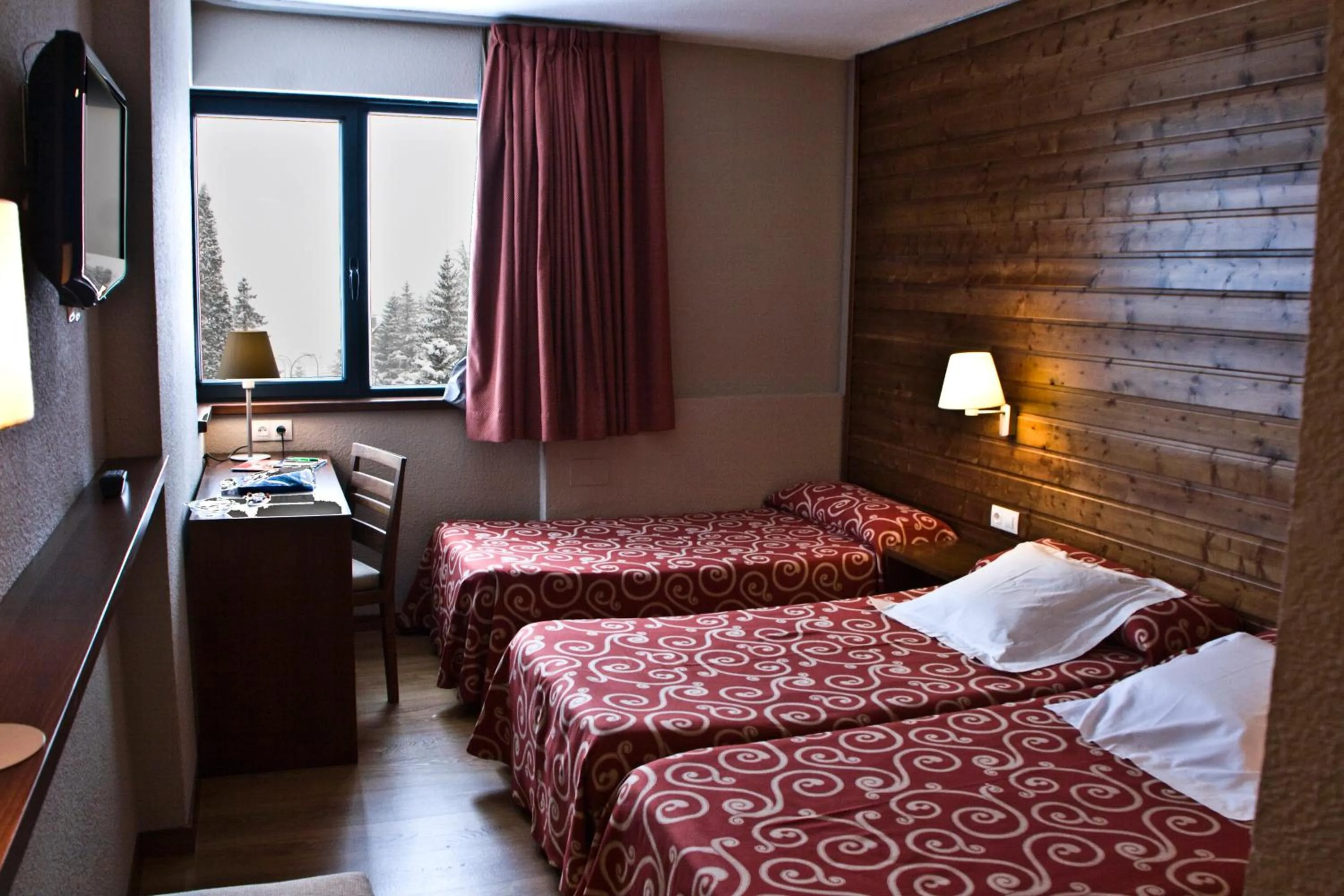 Bedroom, Bed in Tuc Blanc