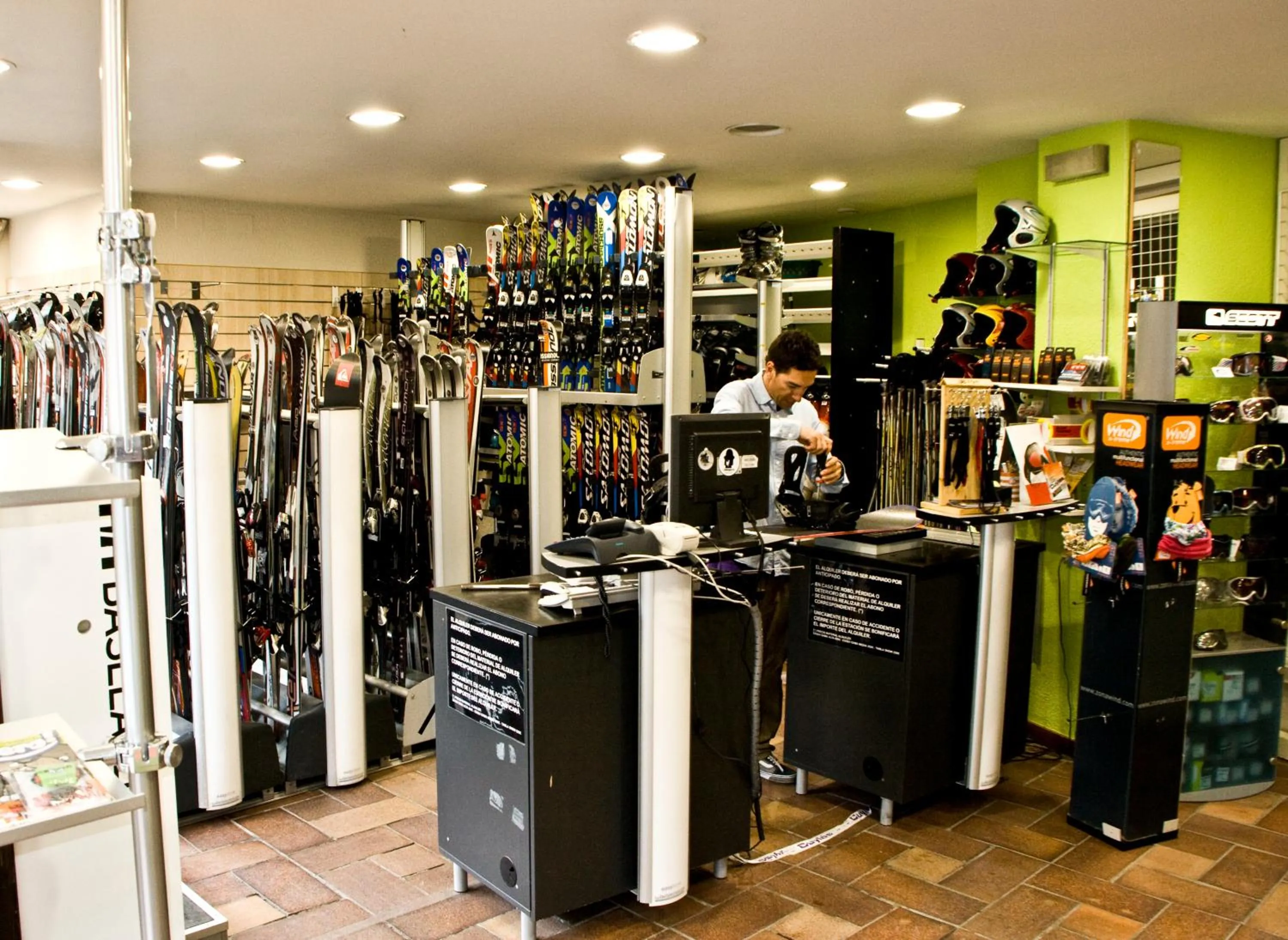 On-site shops in Tuc Blanc