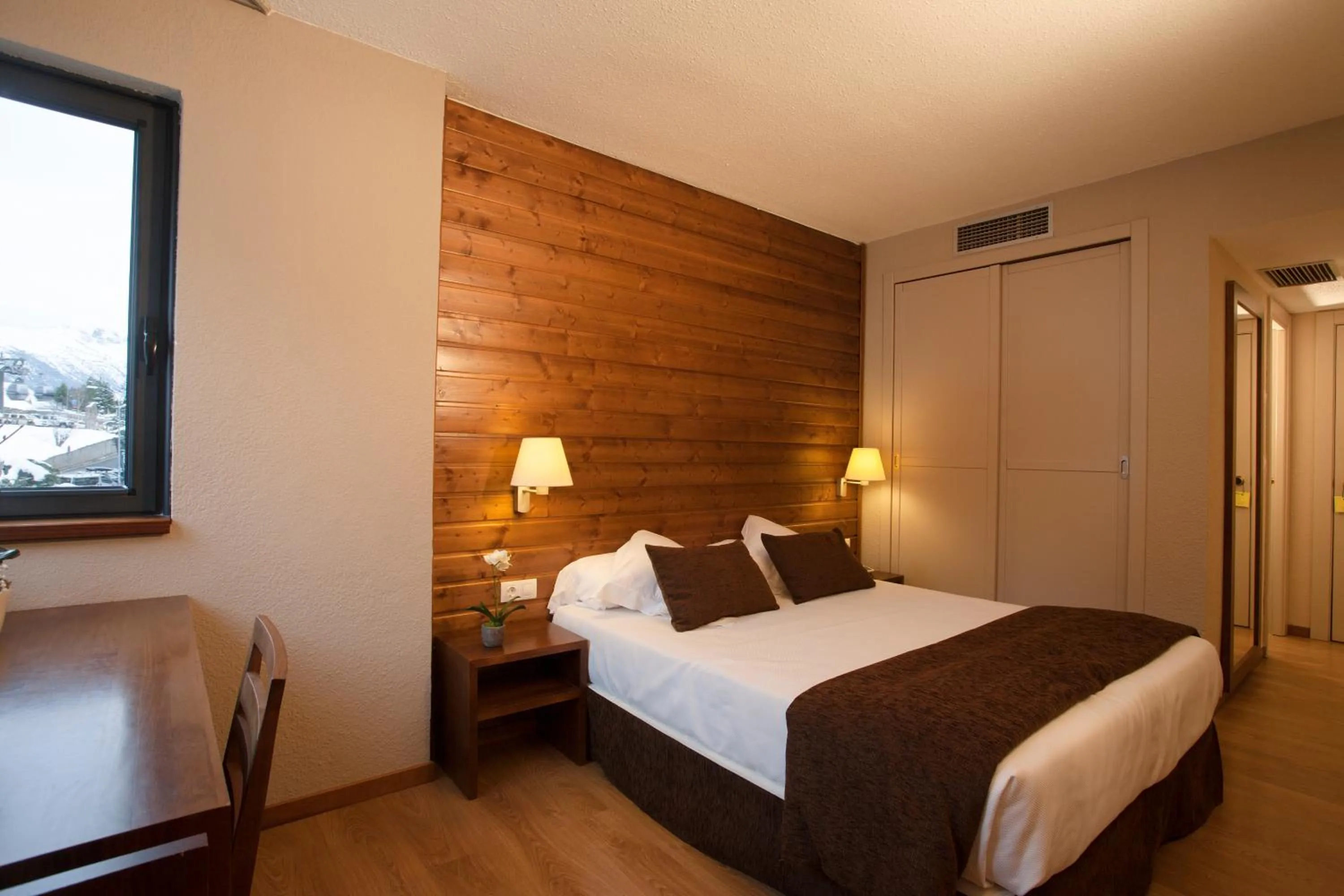 Photo of the whole room, Bed in Tuc Blanc