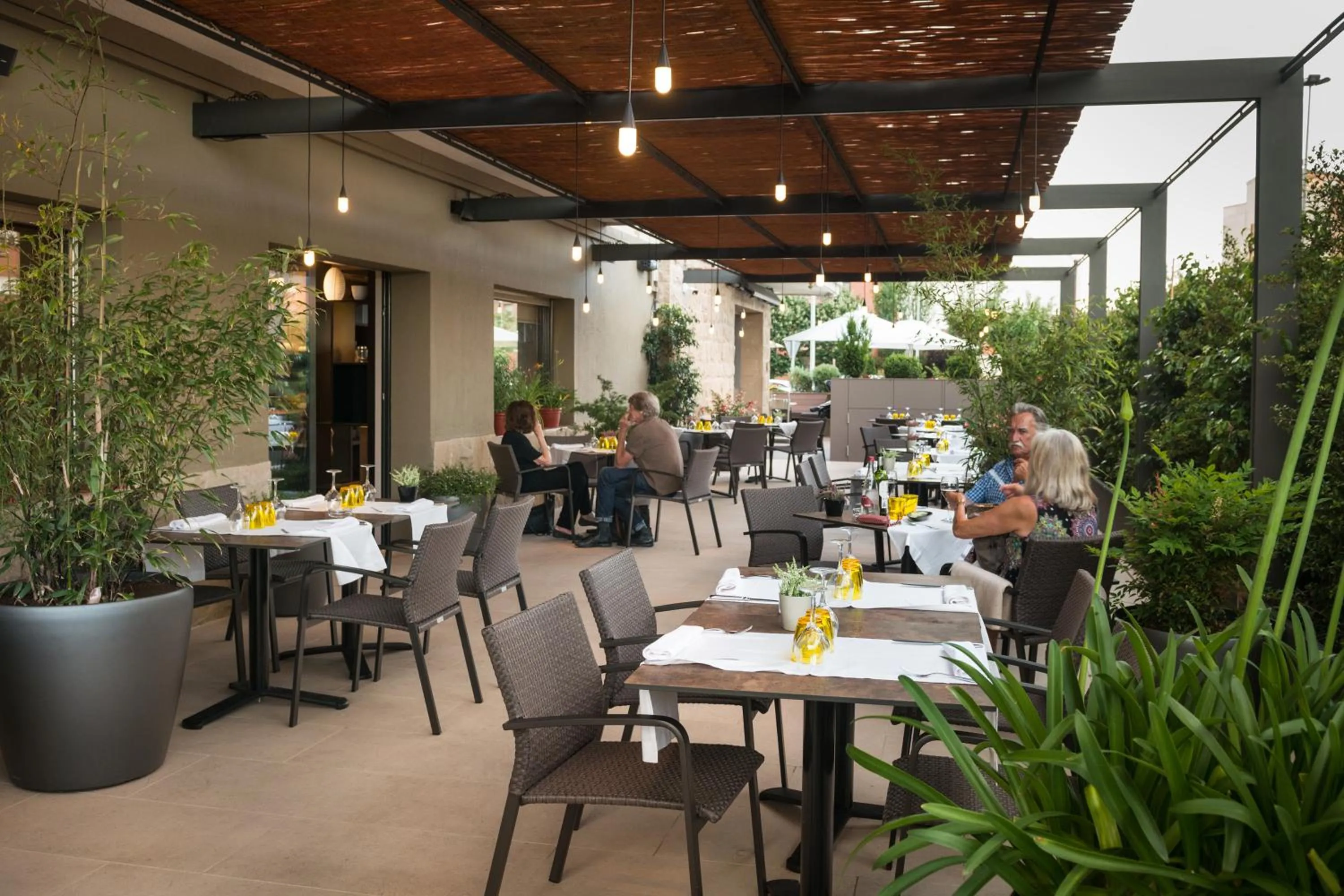 Restaurant/places to eat in Ibis Styles Figueres Ronda