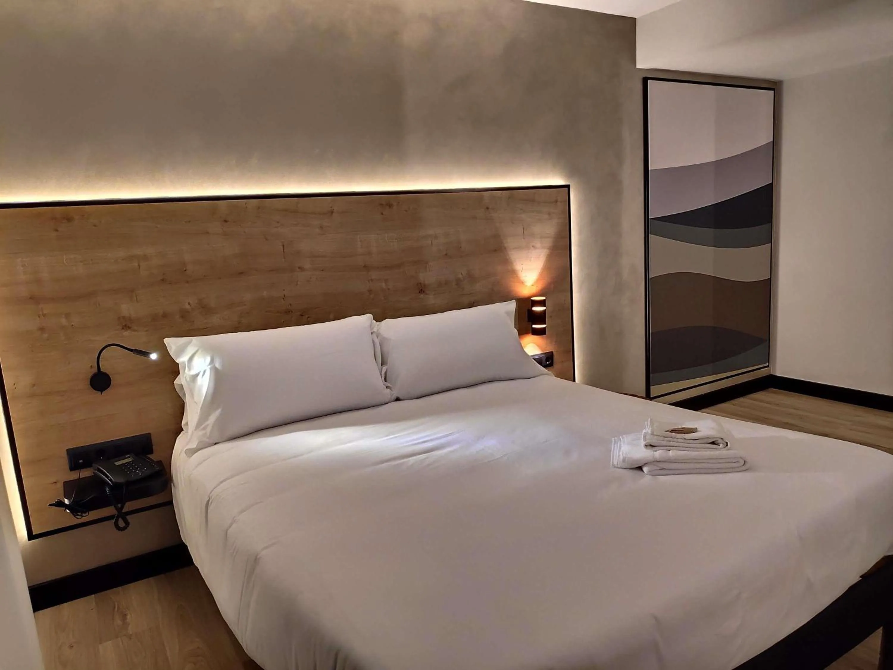 Bedroom, Bed in Ibis Styles Figueres Ronda