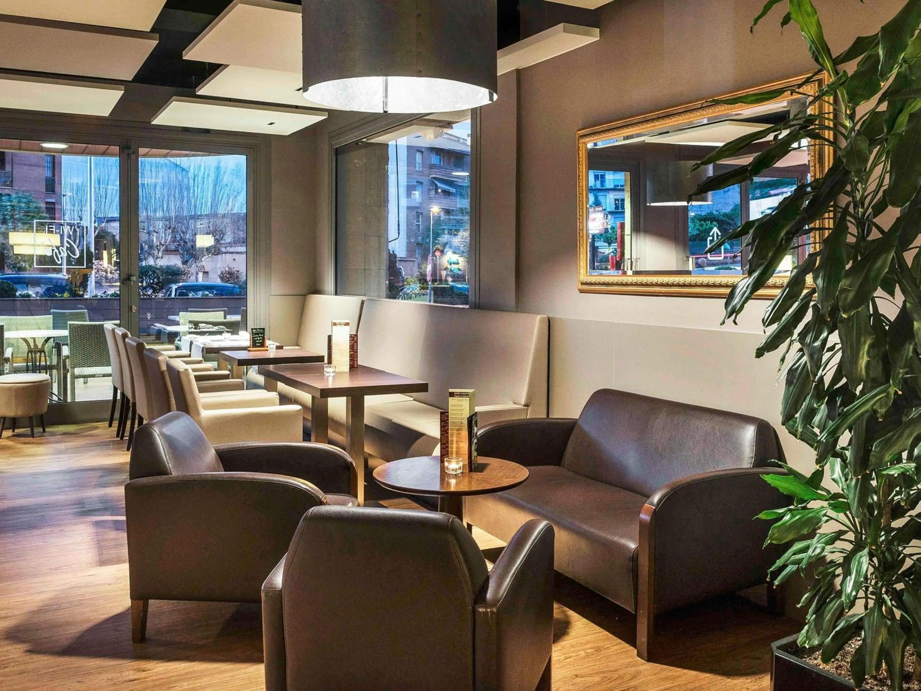 Lounge or bar in Ibis Styles Figueres Ronda