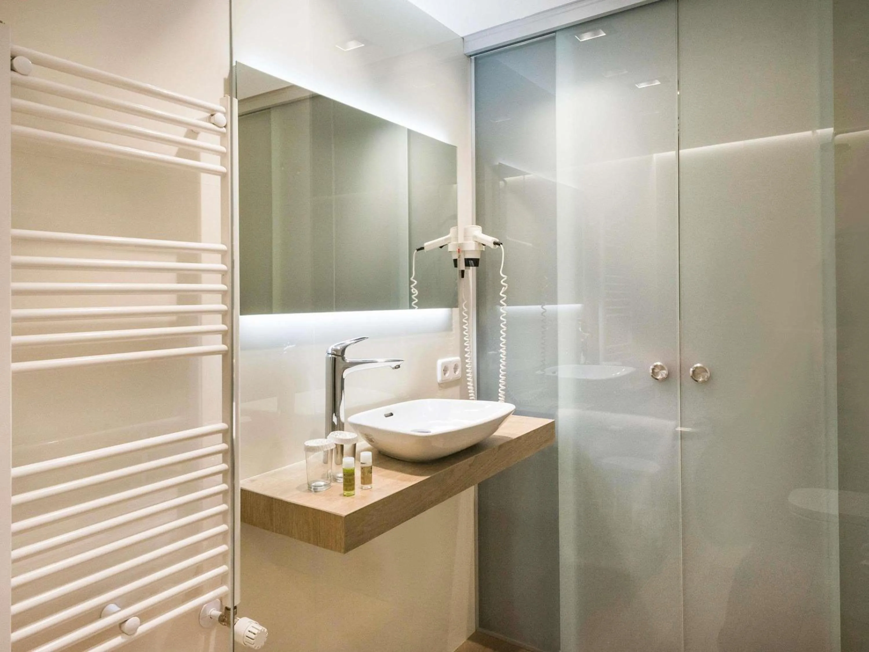 Bedroom in Ibis Styles Figueres Ronda