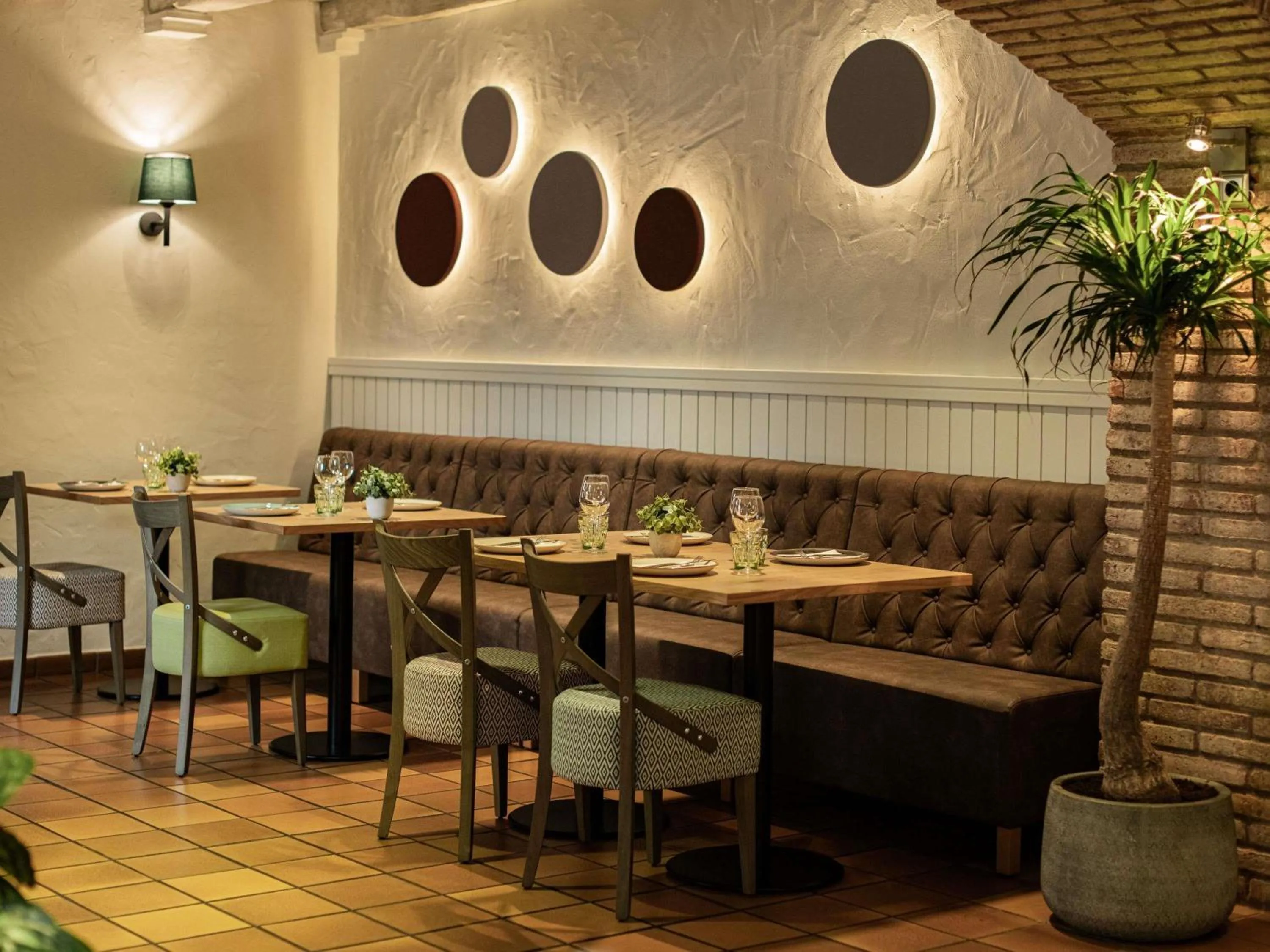 Restaurant/places to eat in Ibis Styles Figueres Ronda