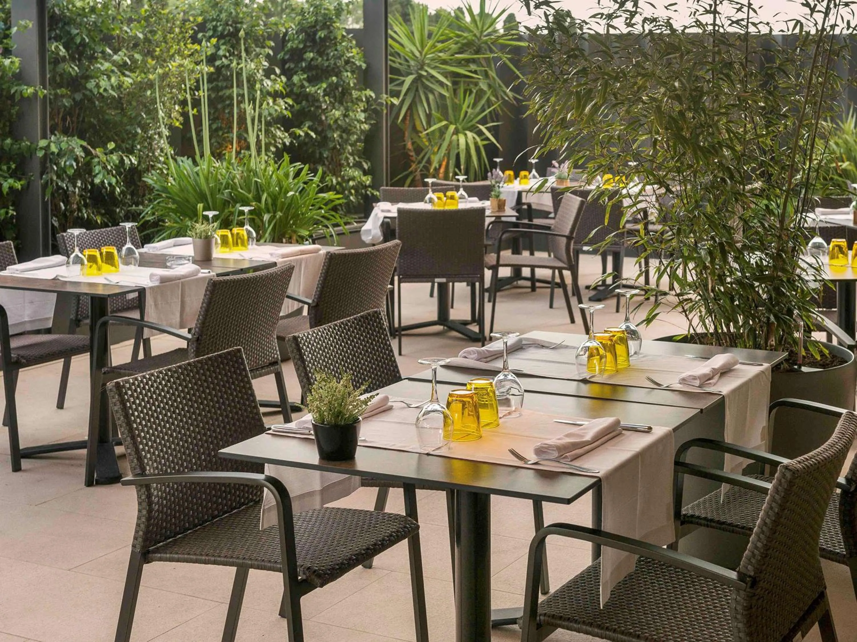 Restaurant/places to eat in Ibis Styles Figueres Ronda