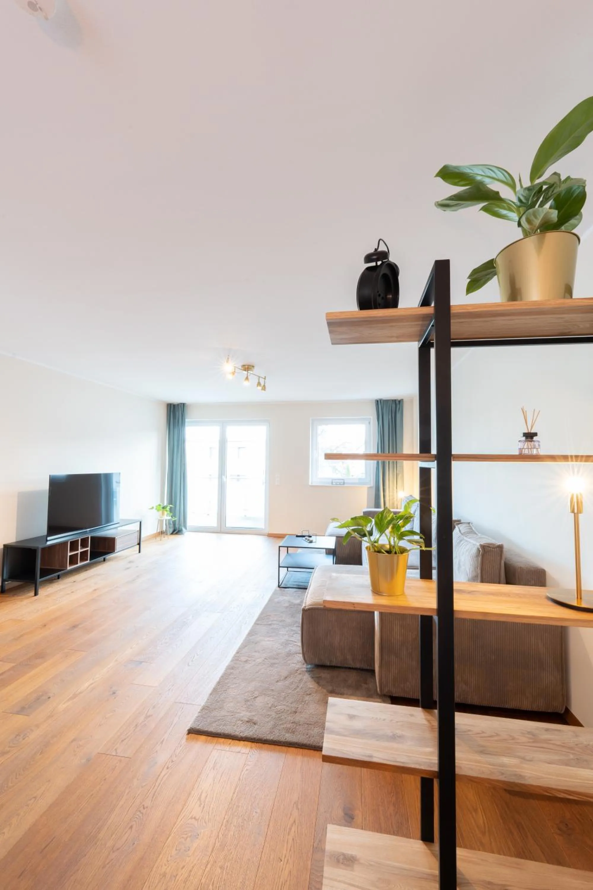 -Zentrale Wohnung-Balkon-Desingerküche-
