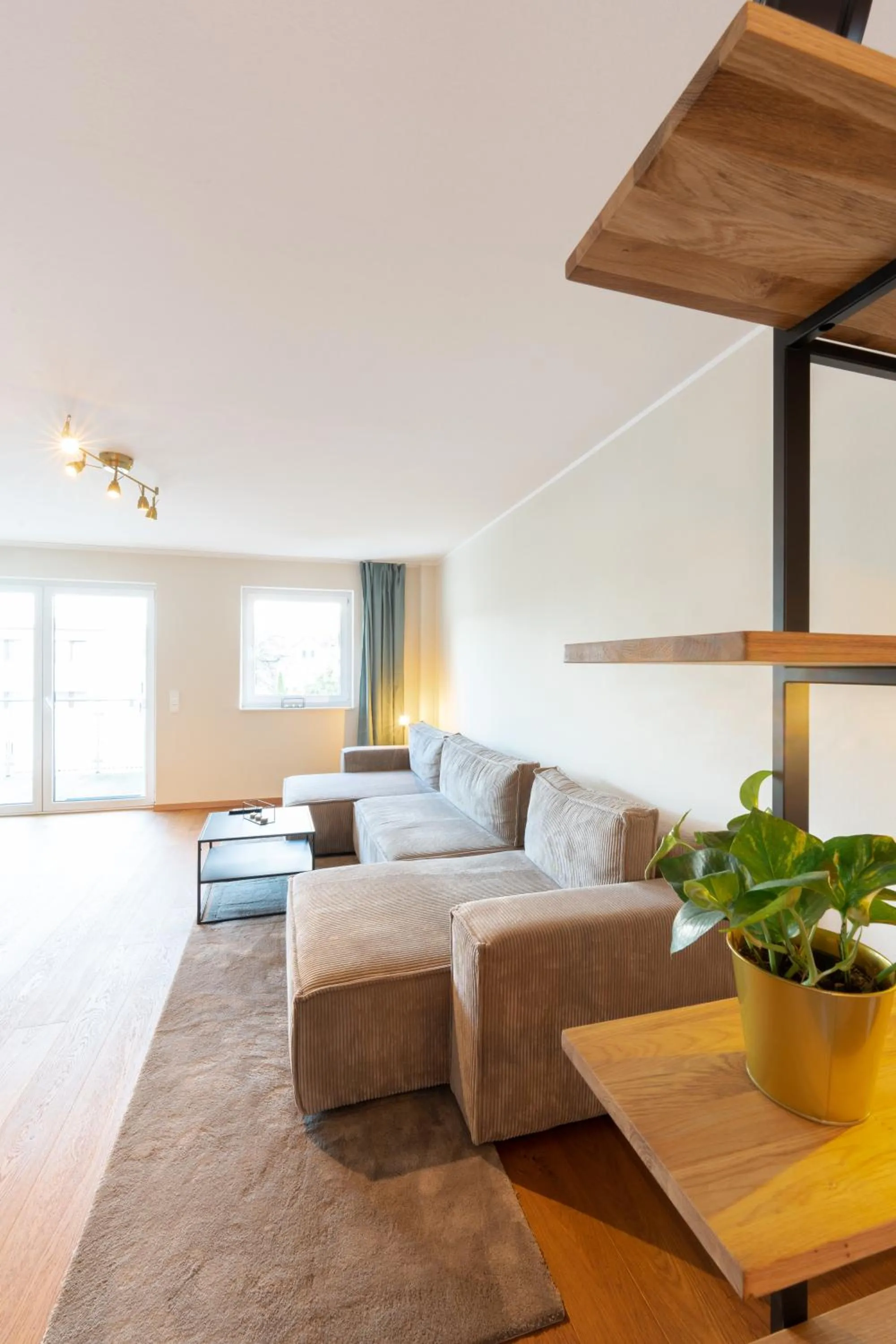 -Zentrale Wohnung-Balkon-Desingerküche-