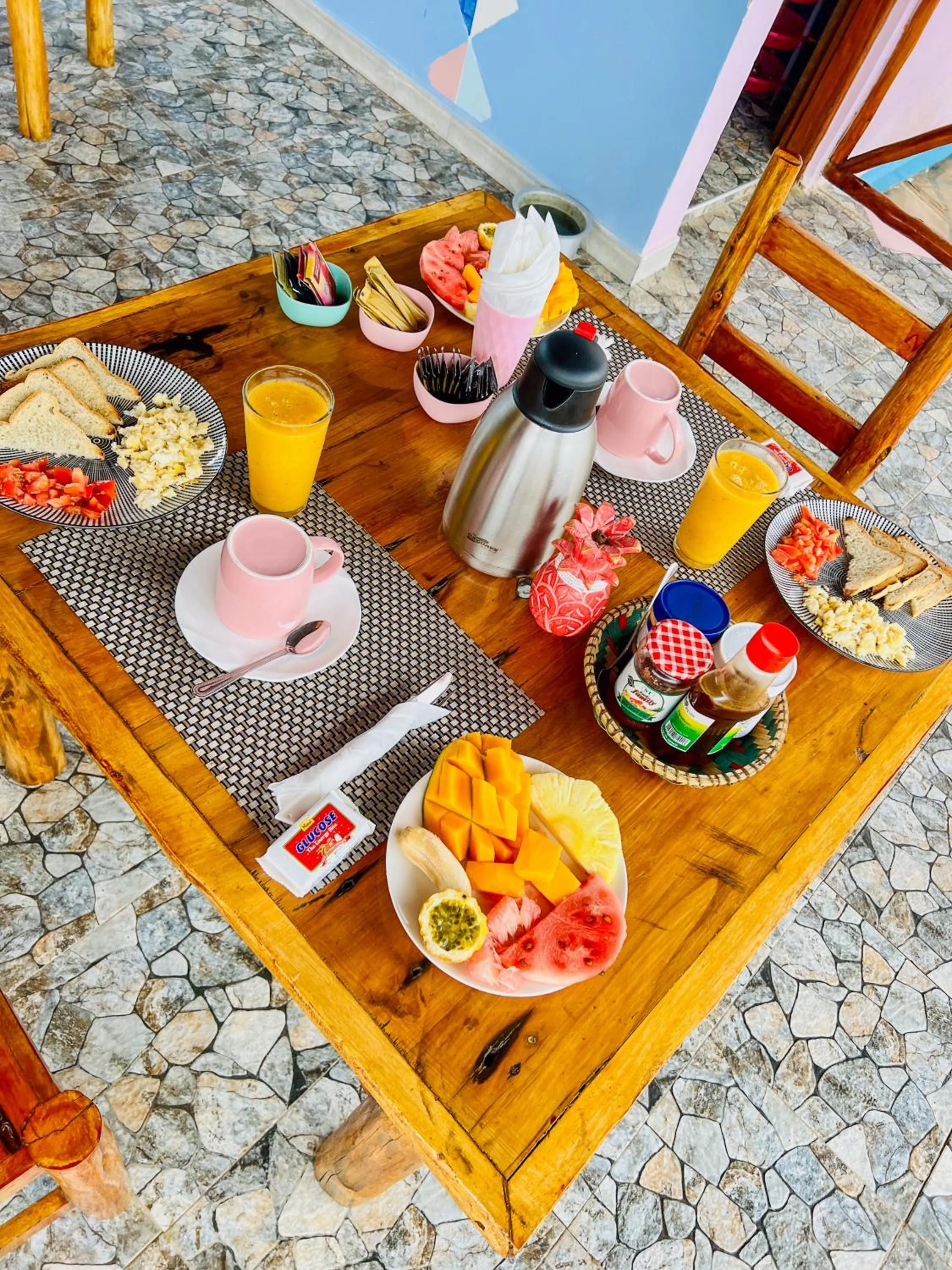 Breakfast in Pineapple House