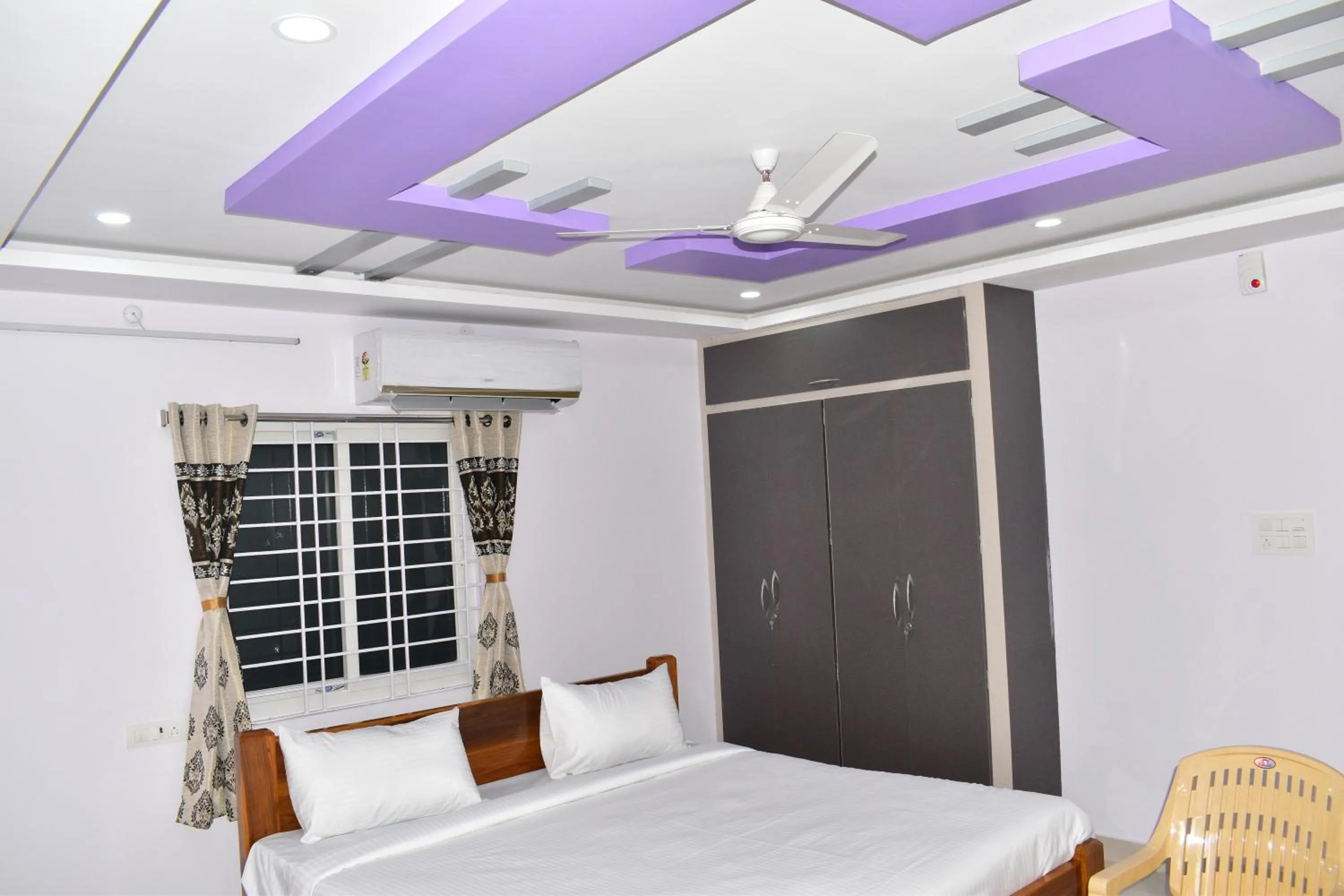 Bed in Rushi Sree Grand