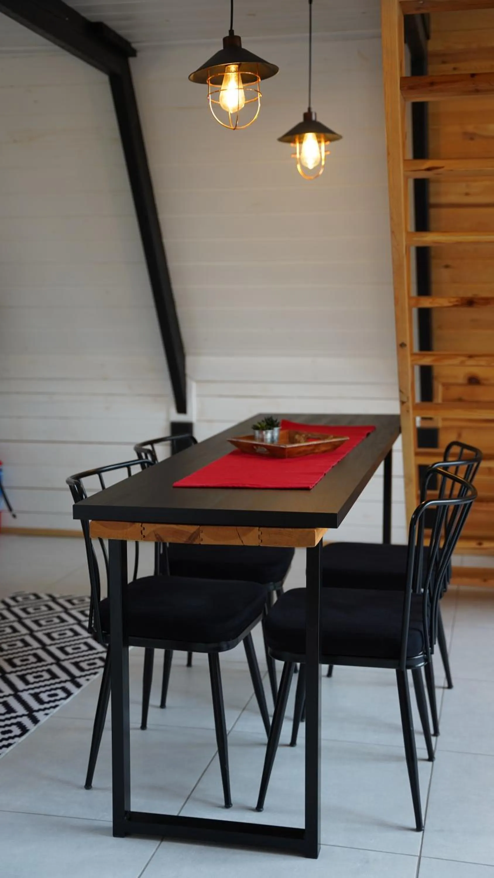 Dining area in Pentalow Cabin