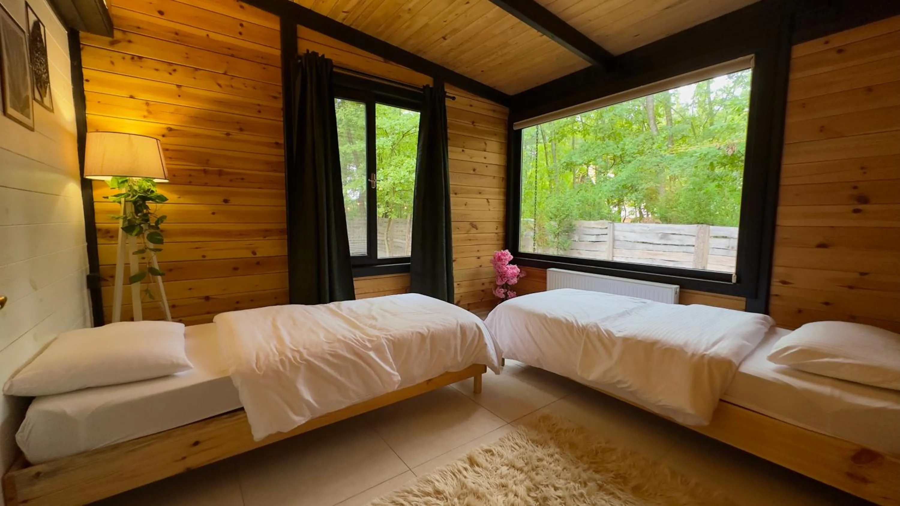 Bed in Pentalow Cabin