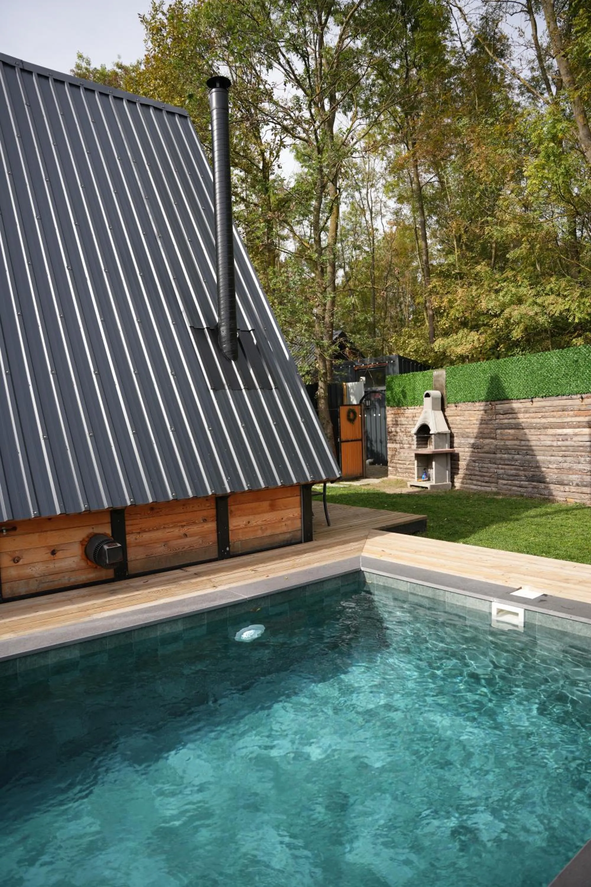 Day in Pentalow Cabin