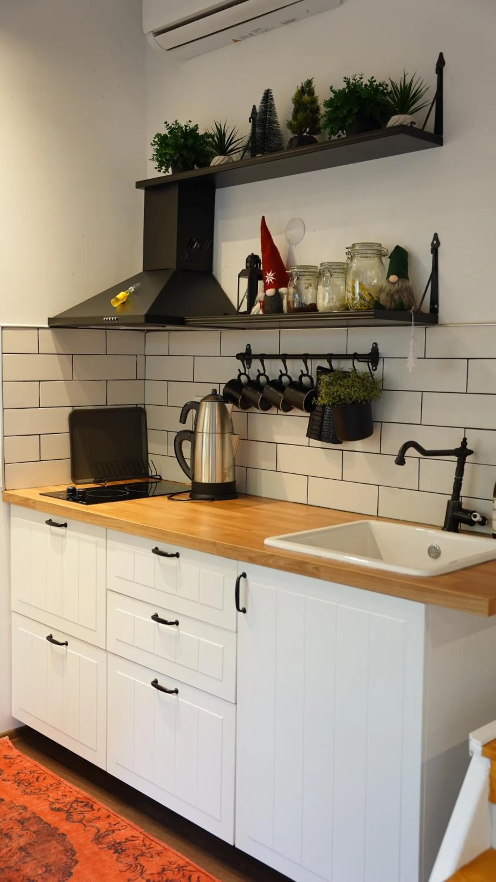 Kitchen or kitchenette in Pentalow Cabin