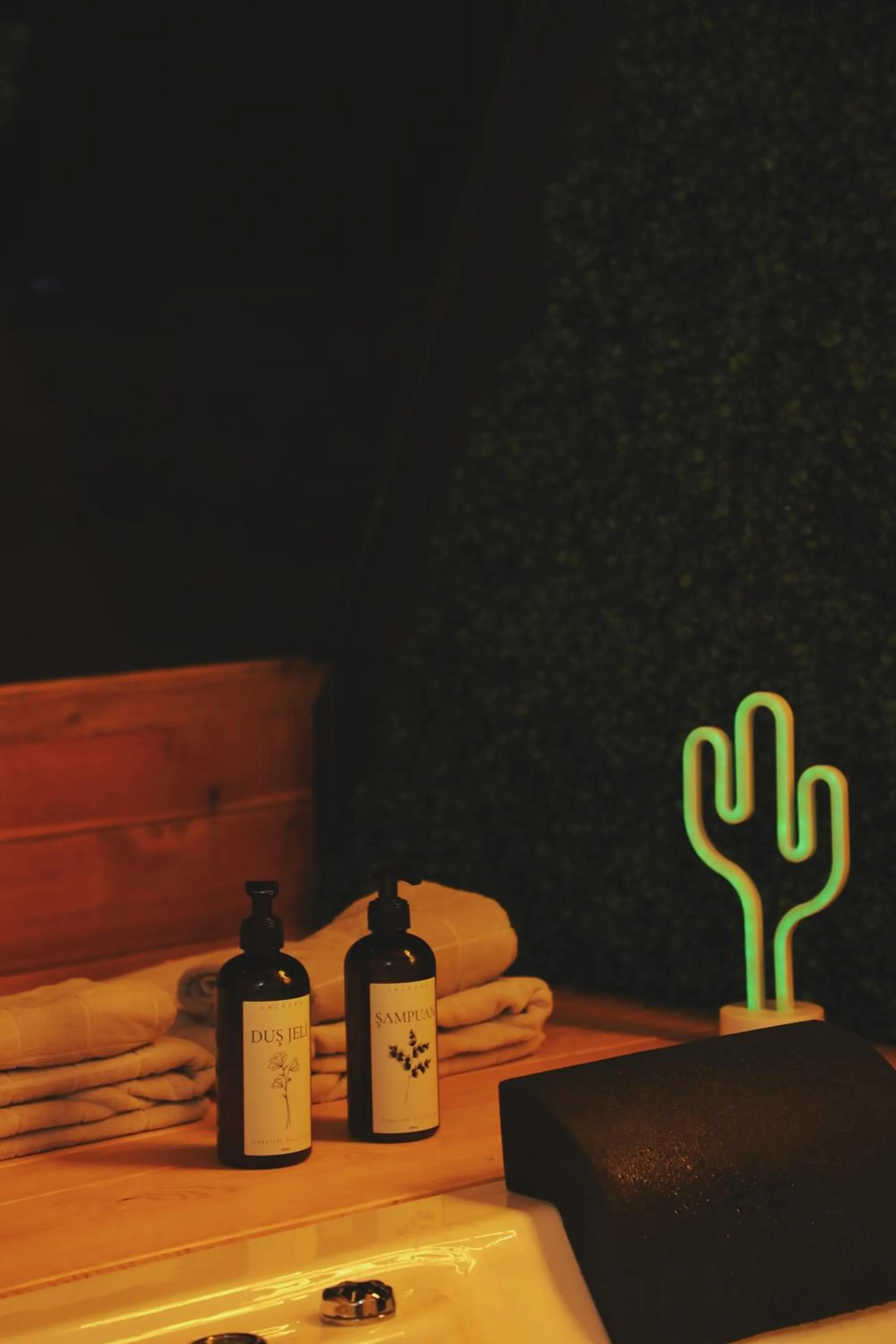 Bathroom in Pentalow Cabin