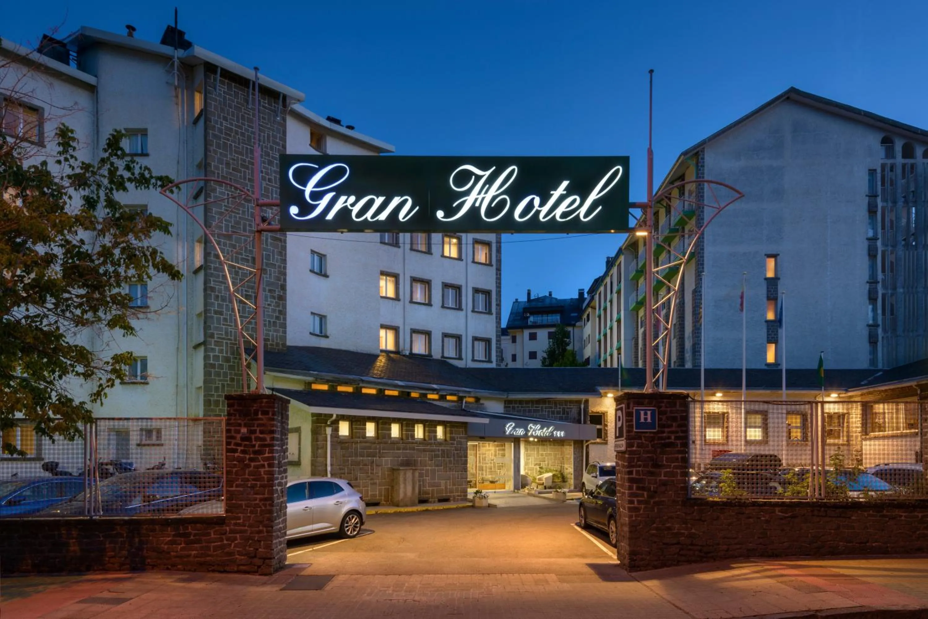 Property building in Gran Hotel de Jaca