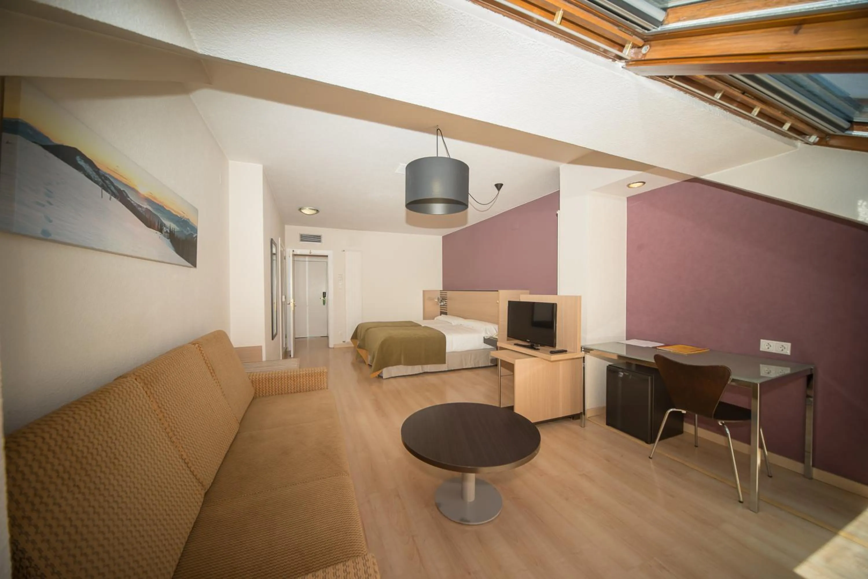 Photo of the whole room in Oroel Hotel & SPA