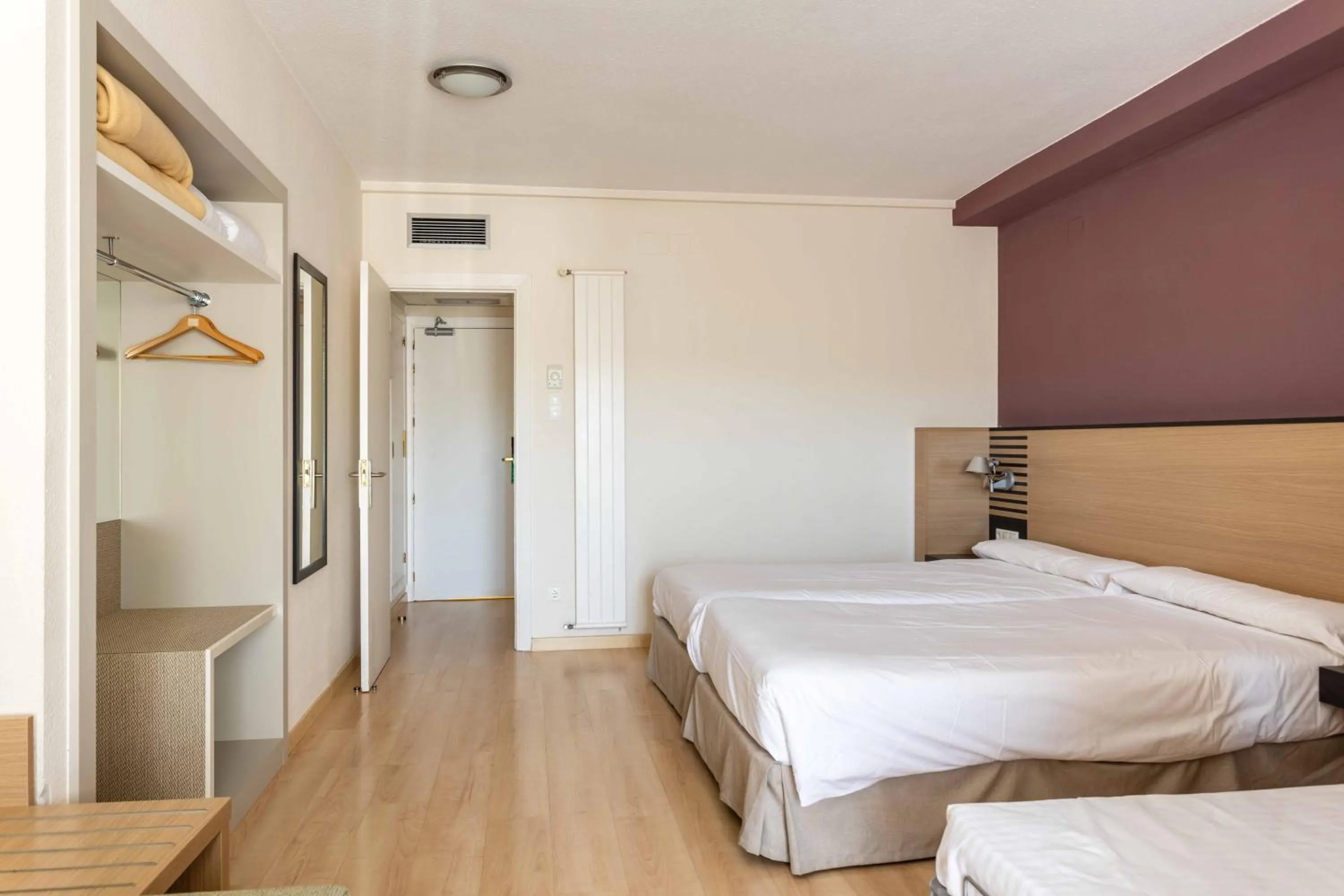 Bed in Oroel Hotel & SPA