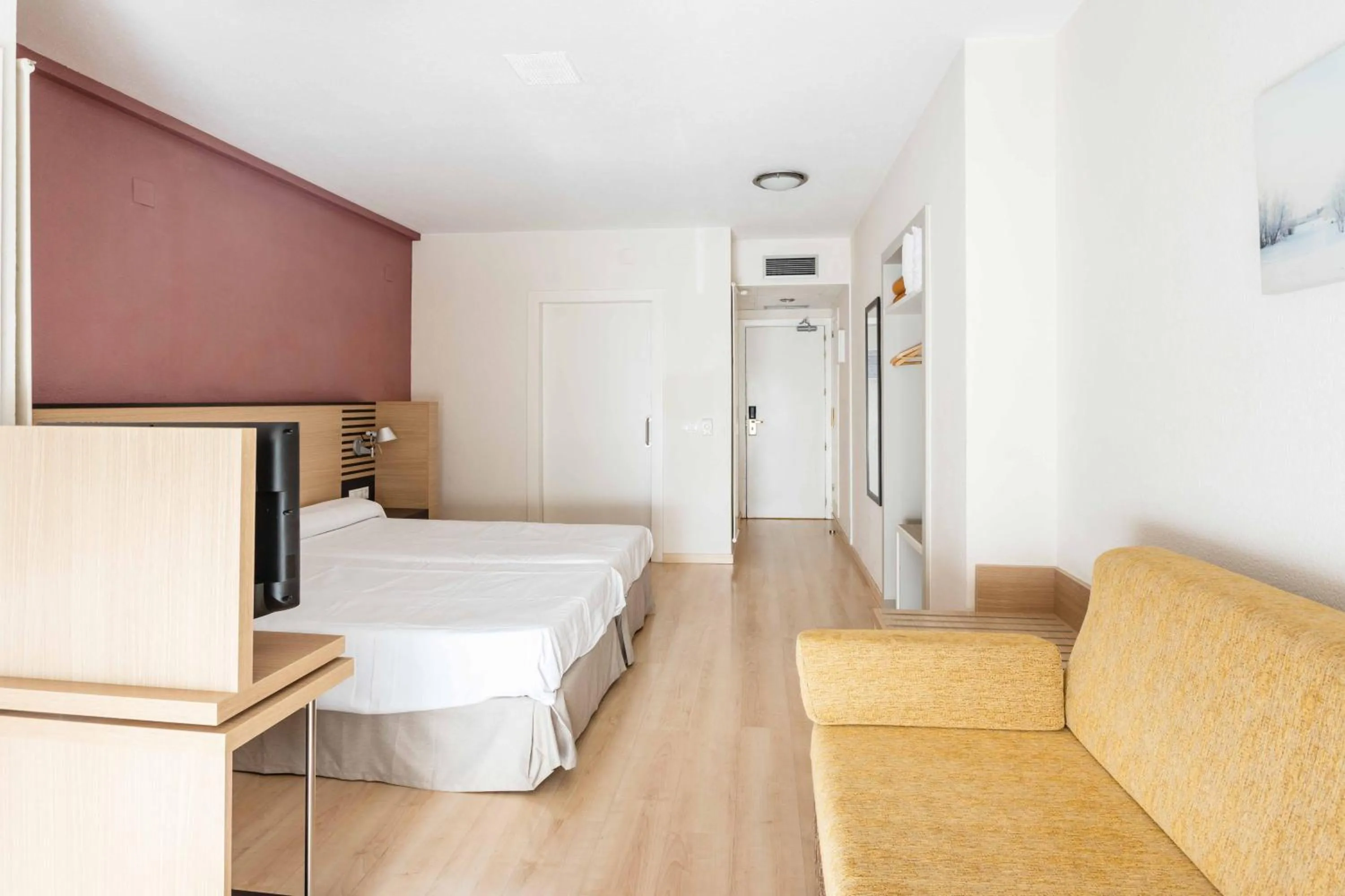 Bed in Oroel Hotel & SPA