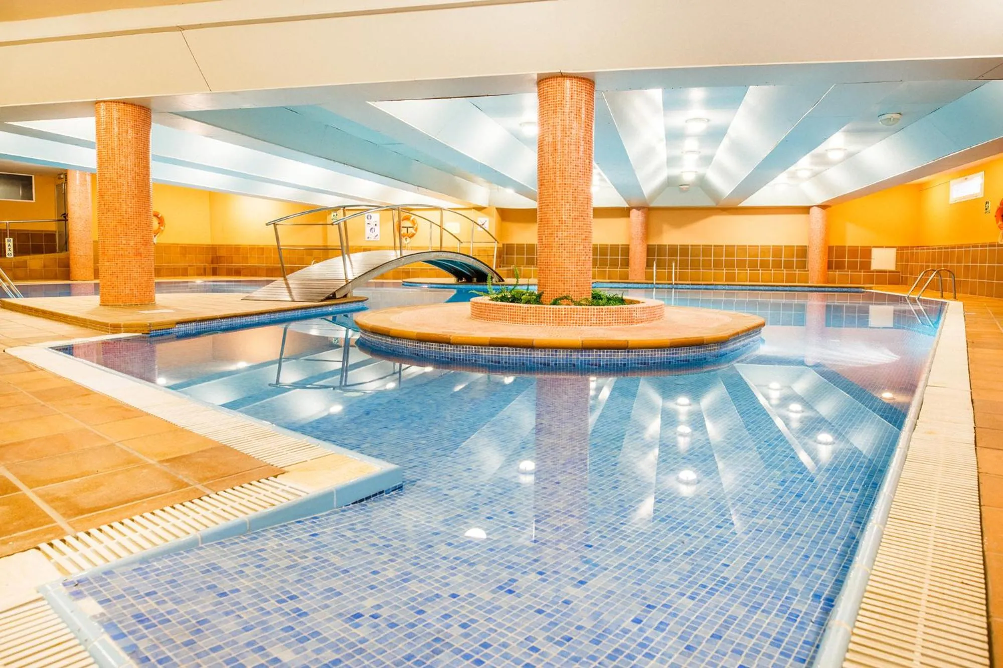 Swimming pool in Hotel Jaime I