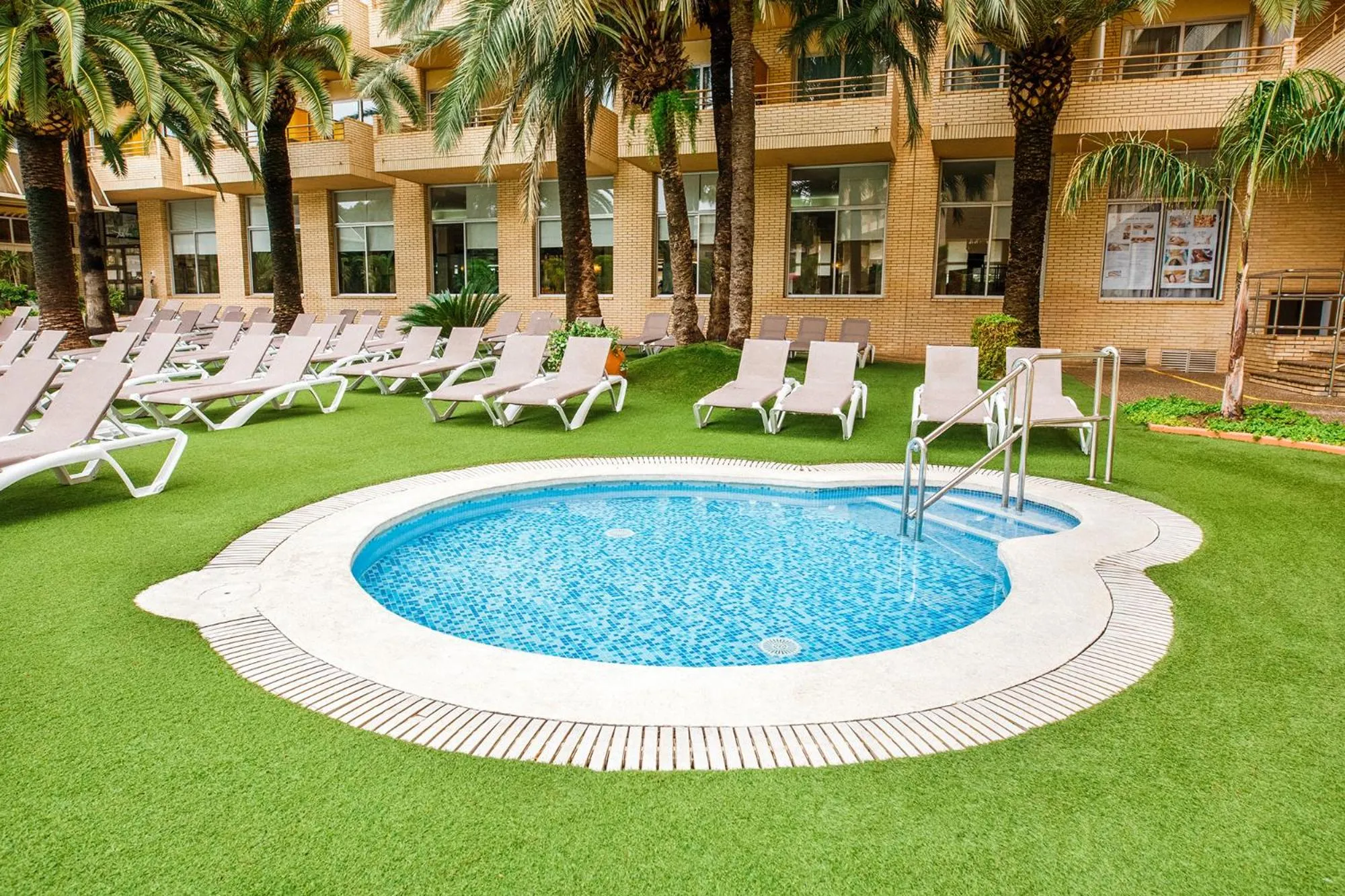 Swimming pool in Hotel Jaime I