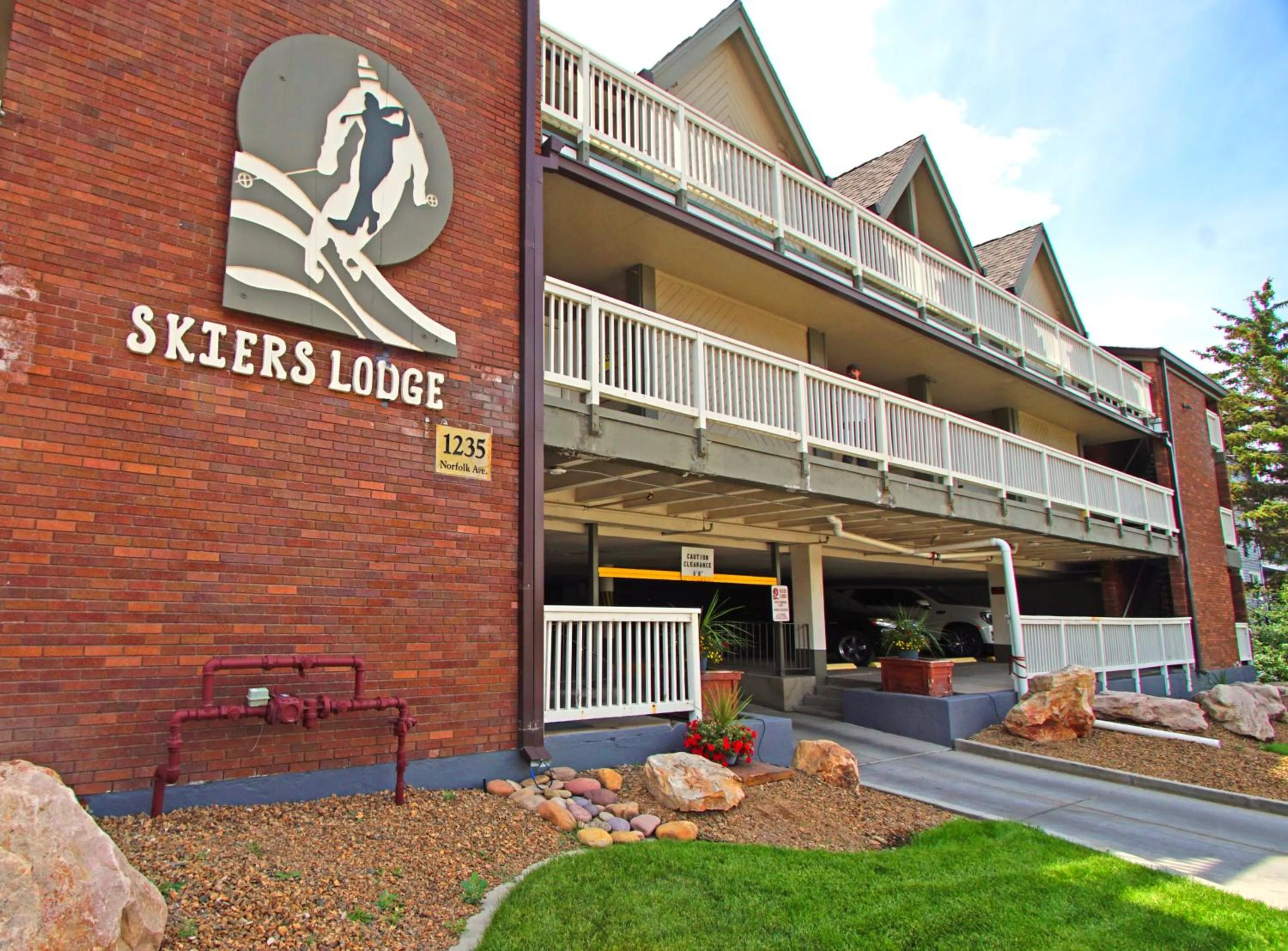 Property building in Skiers Lodge