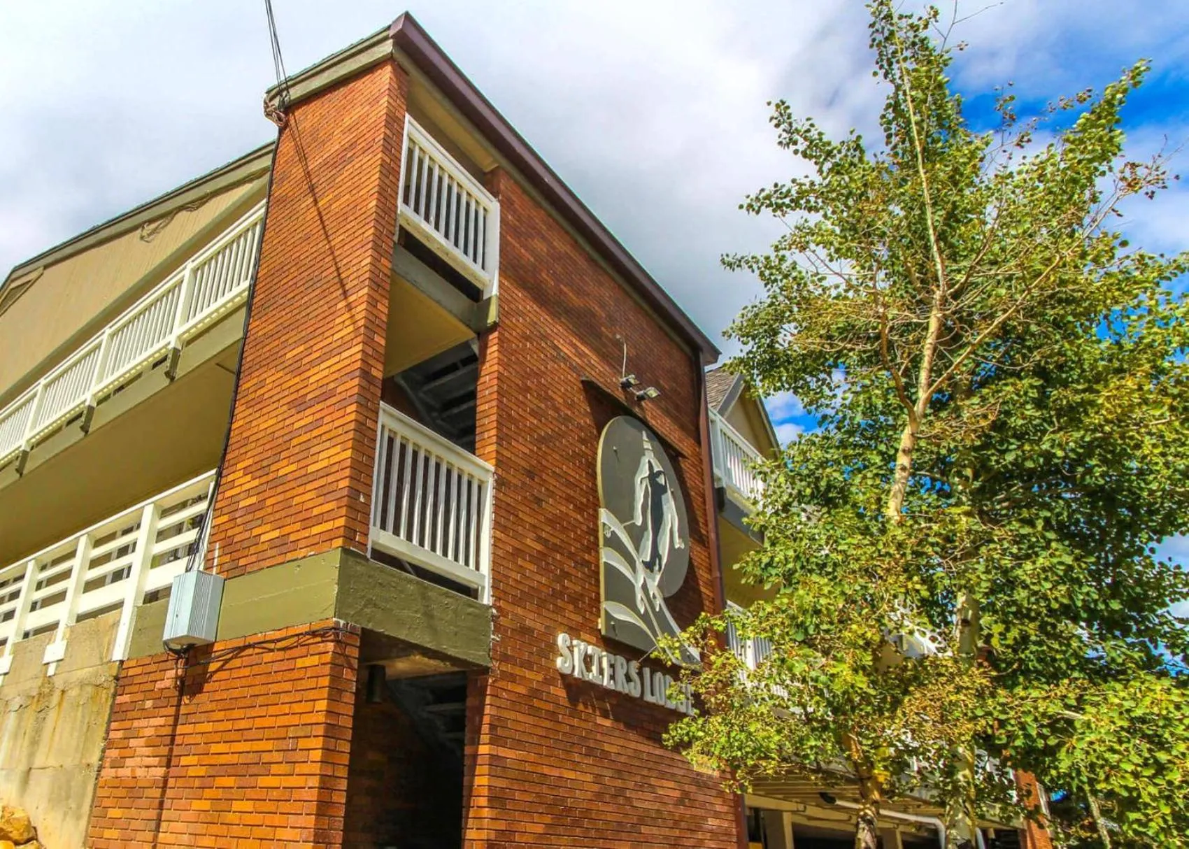 Property building in Skiers Lodge