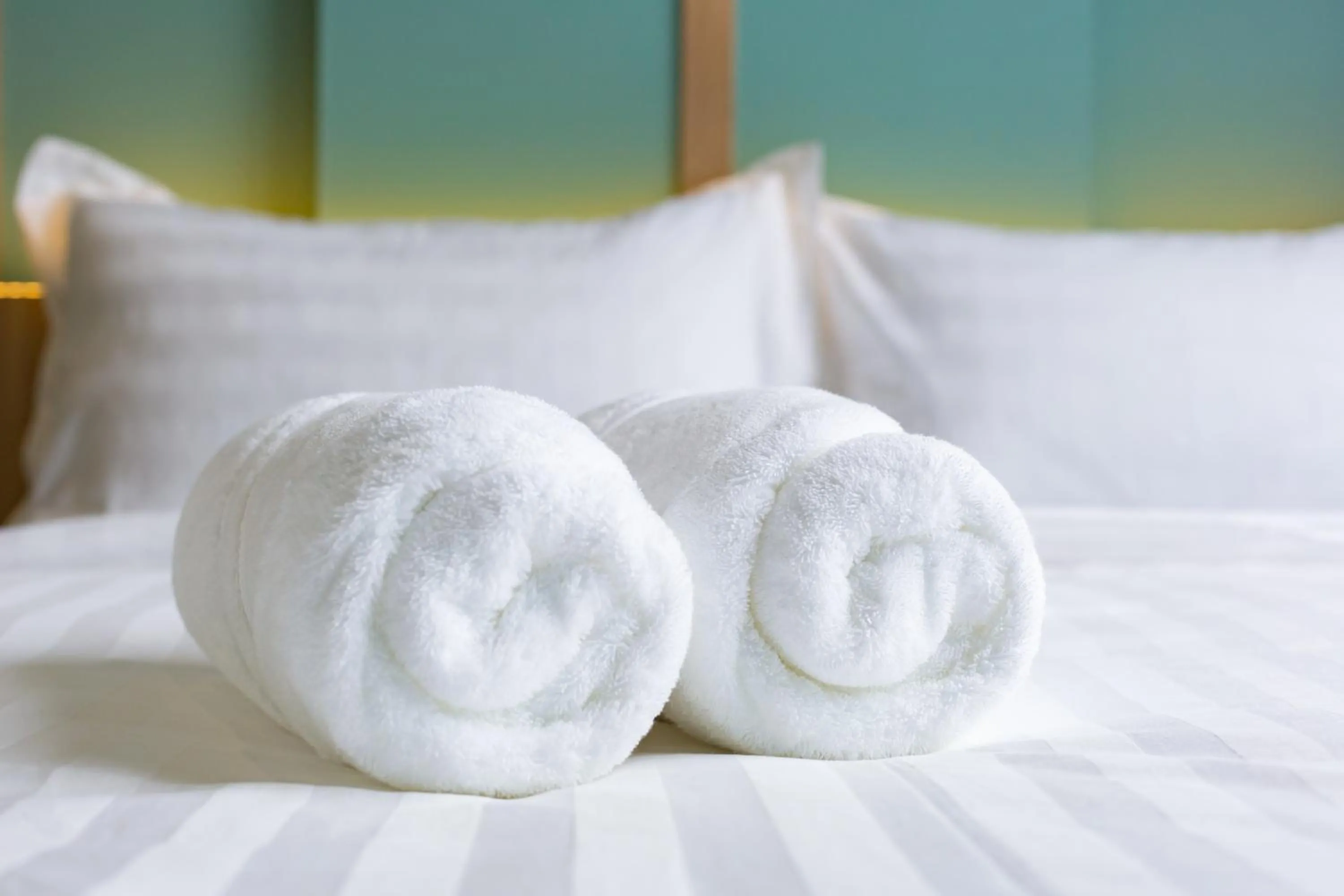 towels, Bed in Wellesley Hotel