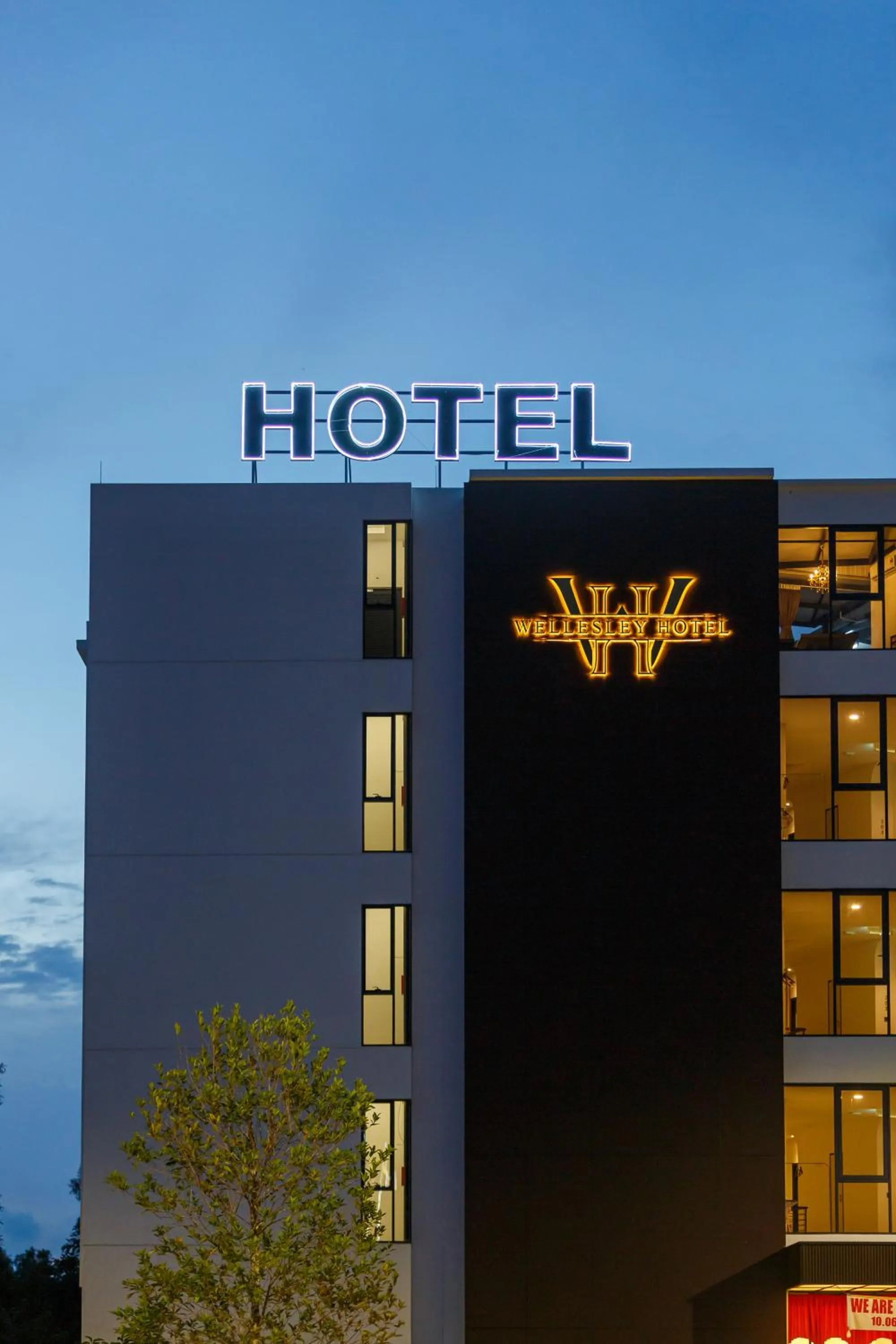 Property building in Wellesley Hotel