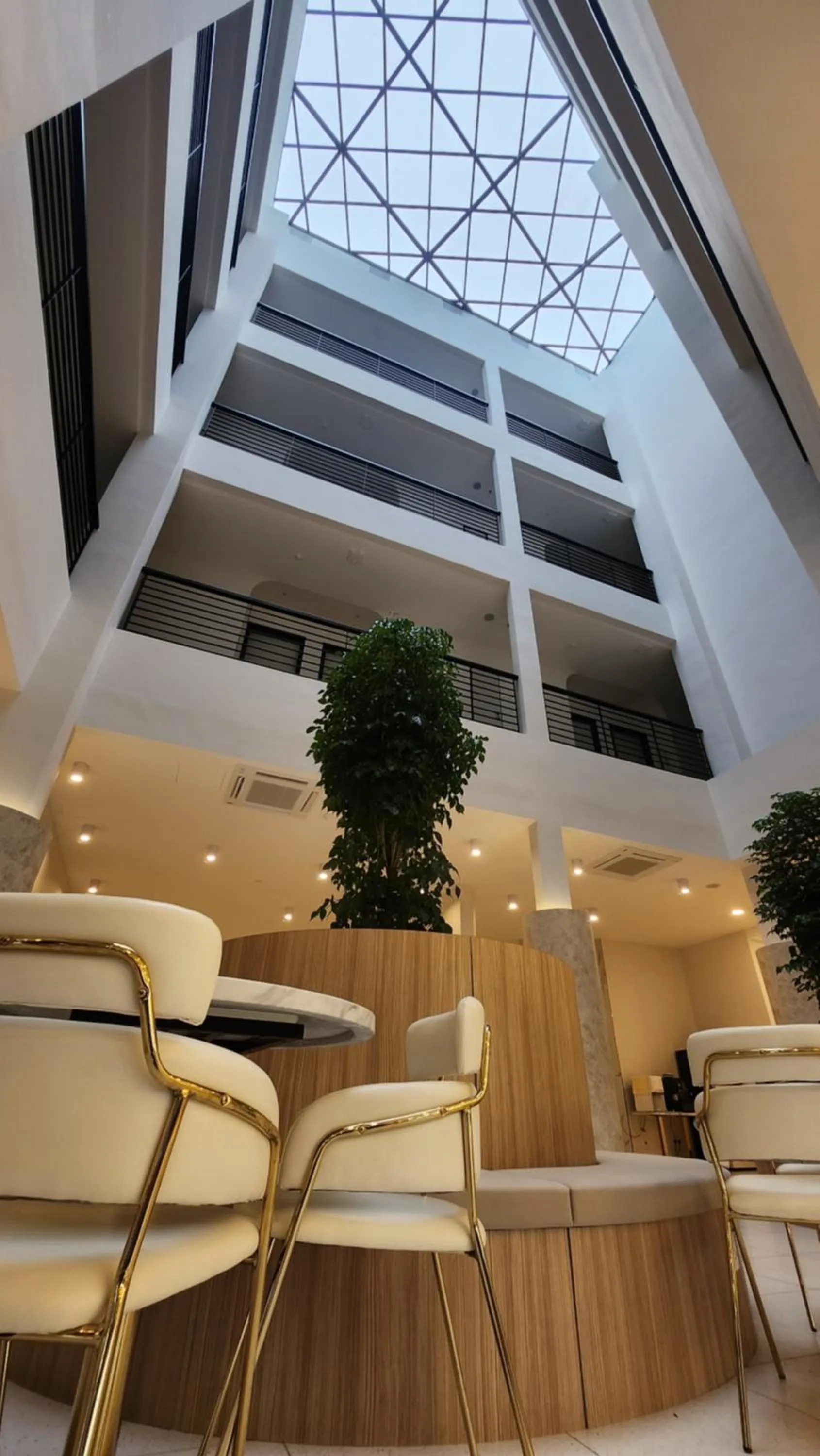 Lobby or reception in Wellesley Hotel