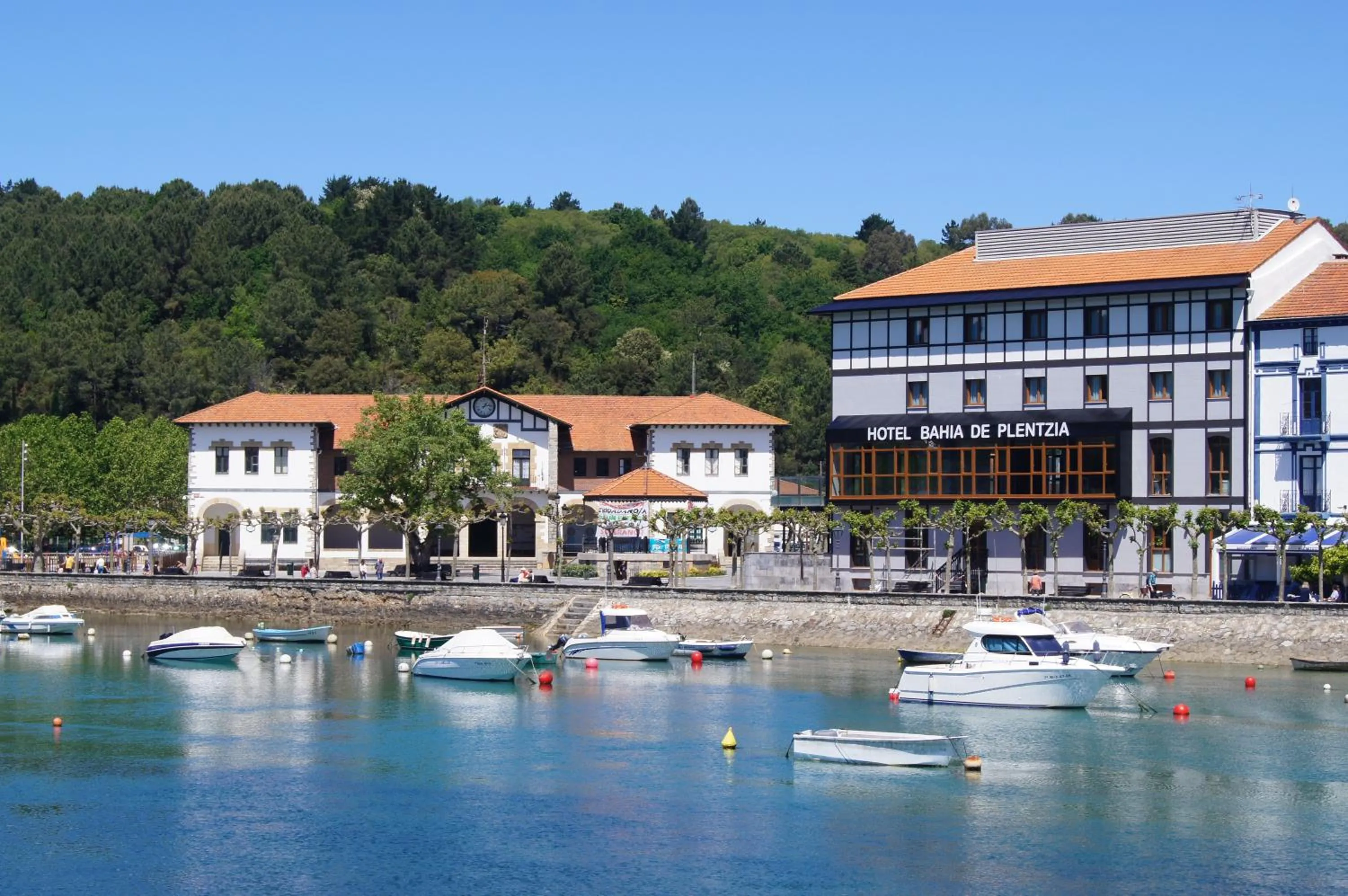 Property building in Hotel Boutique Bahía de Plentzia