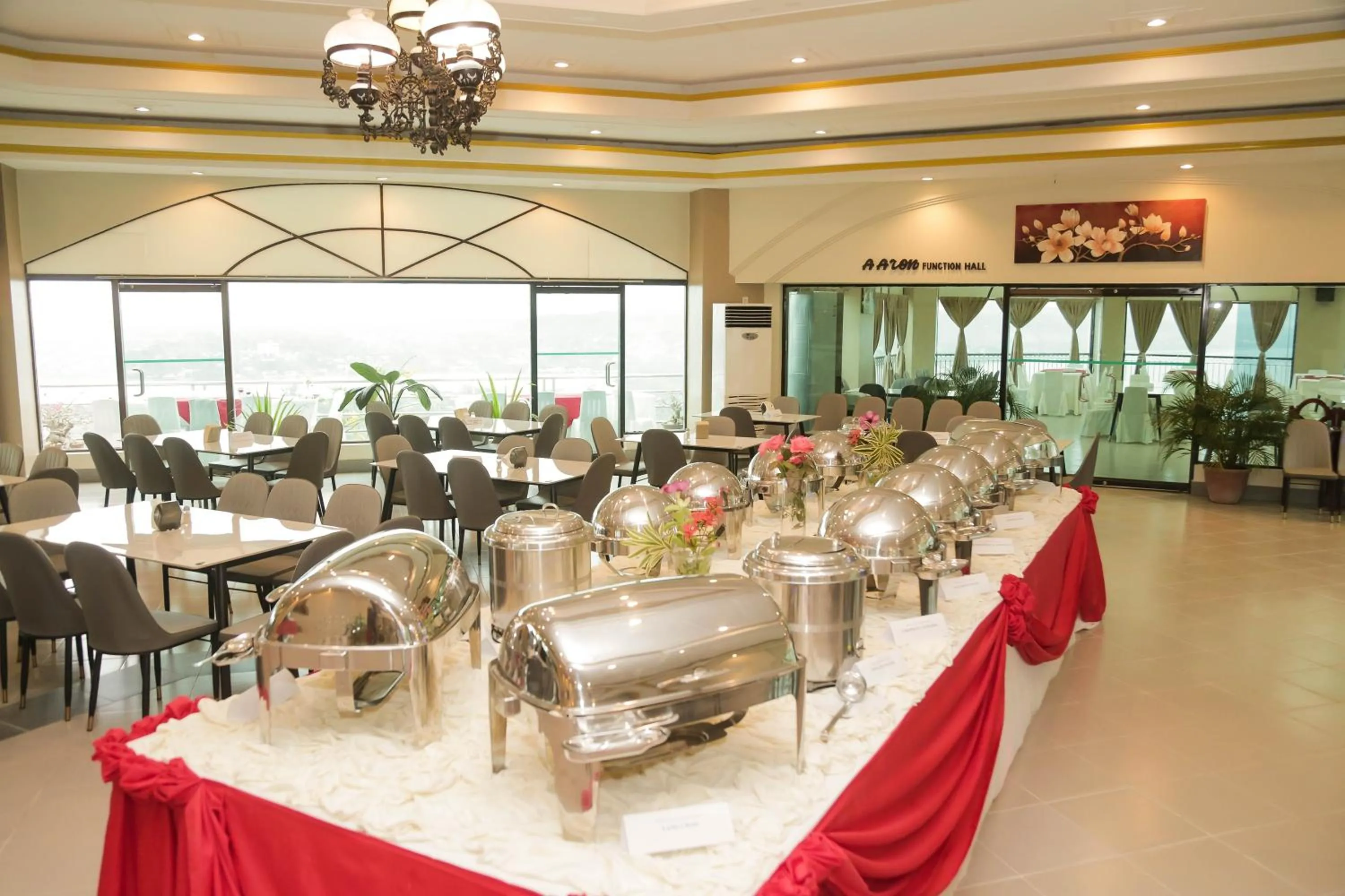 Restaurant/places to eat in Bohol Plaza Mountain Resort and Restaurant