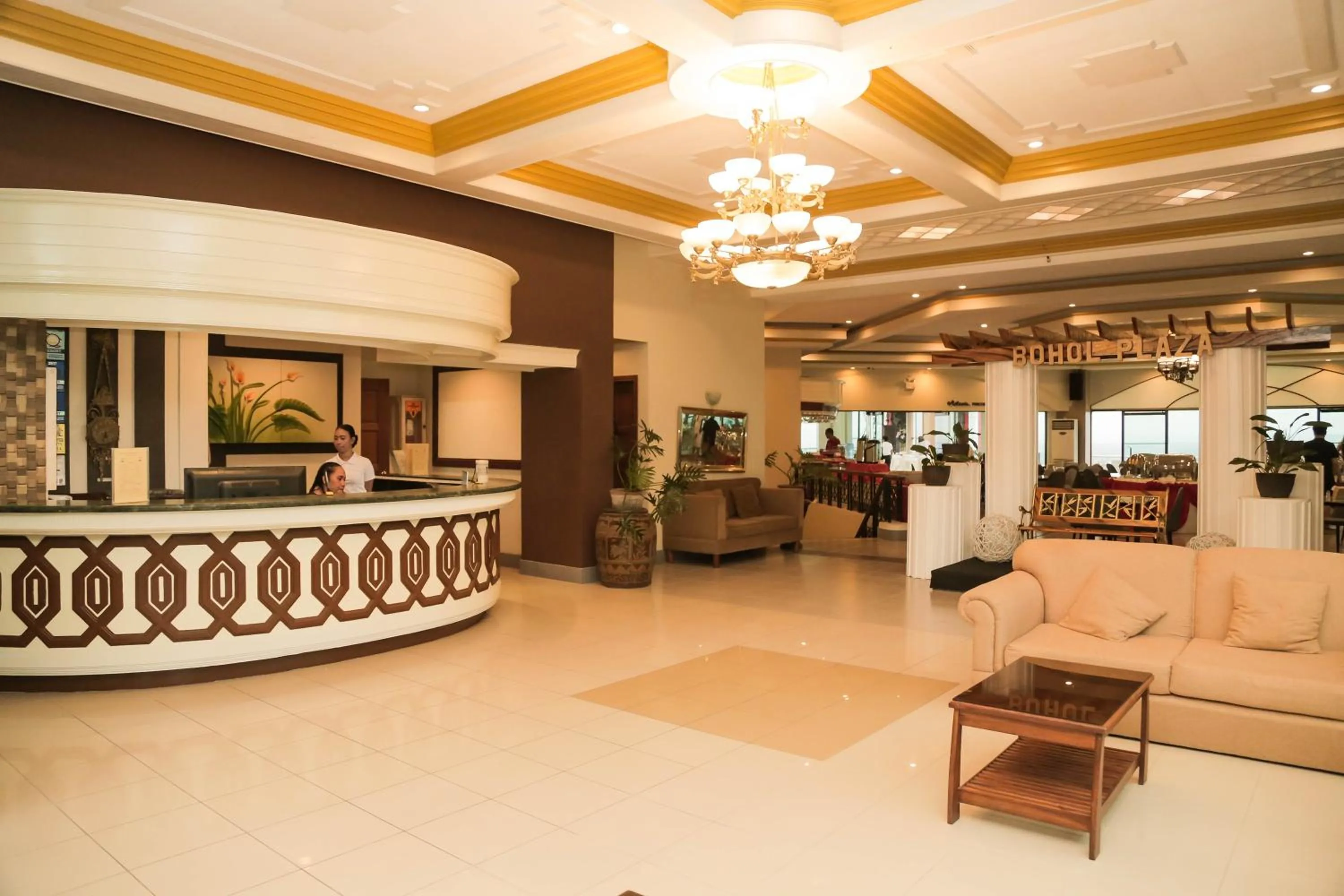 Lobby or reception in Bohol Plaza Mountain Resort and Restaurant