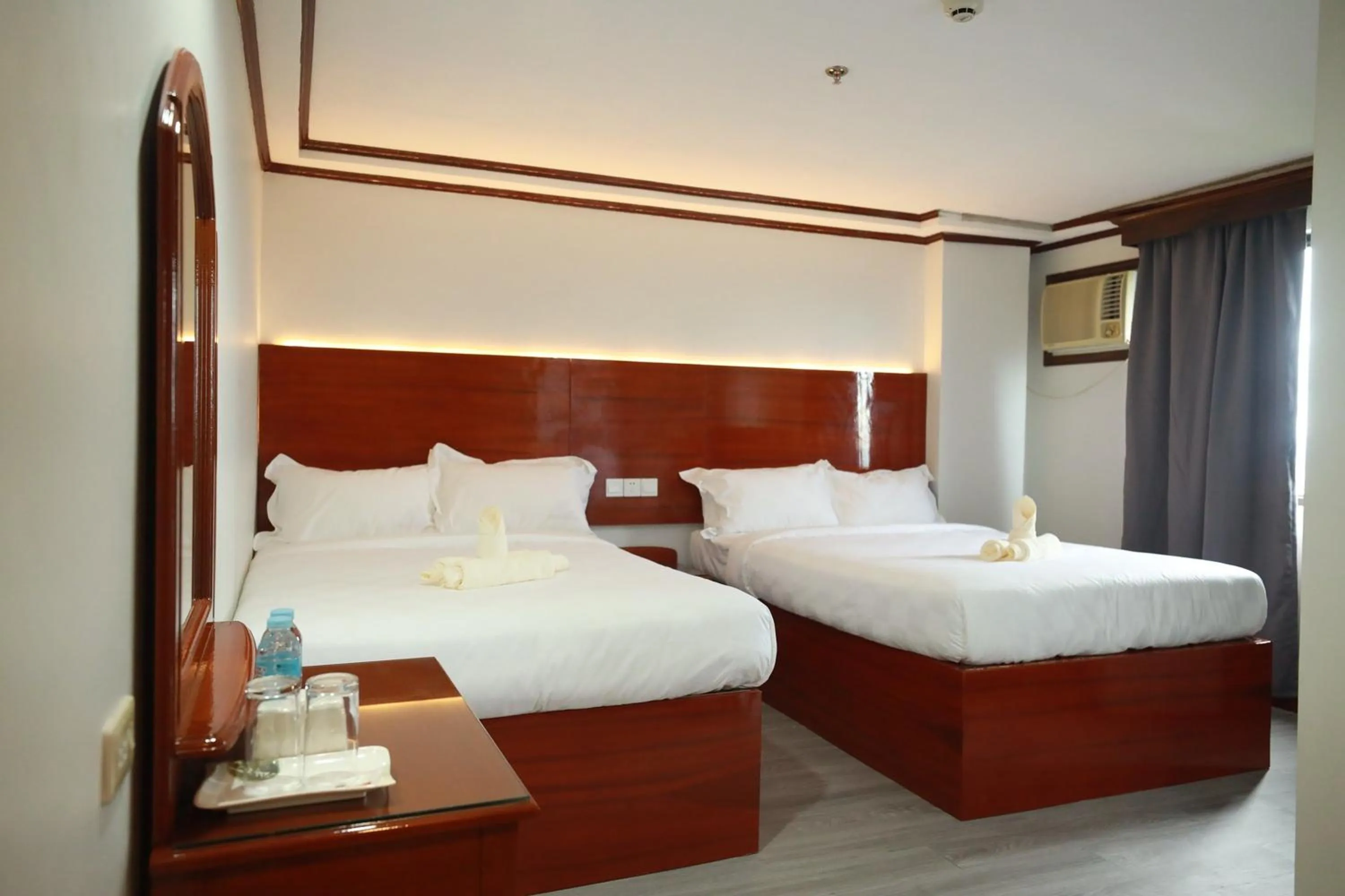 Bed in Bohol Plaza Mountain Resort and Restaurant