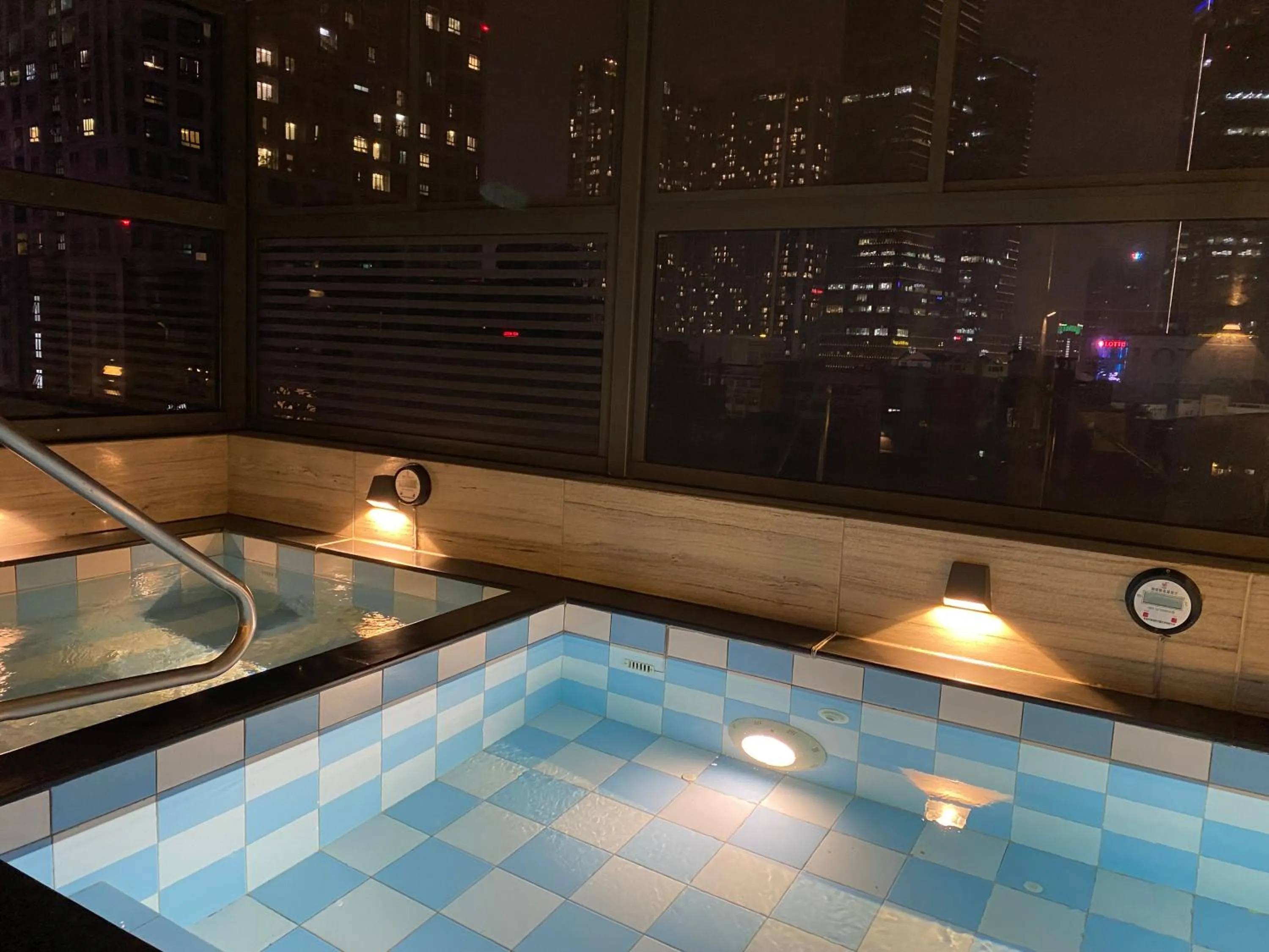 Public Bath in Hotel Yah Hanoi & Spa