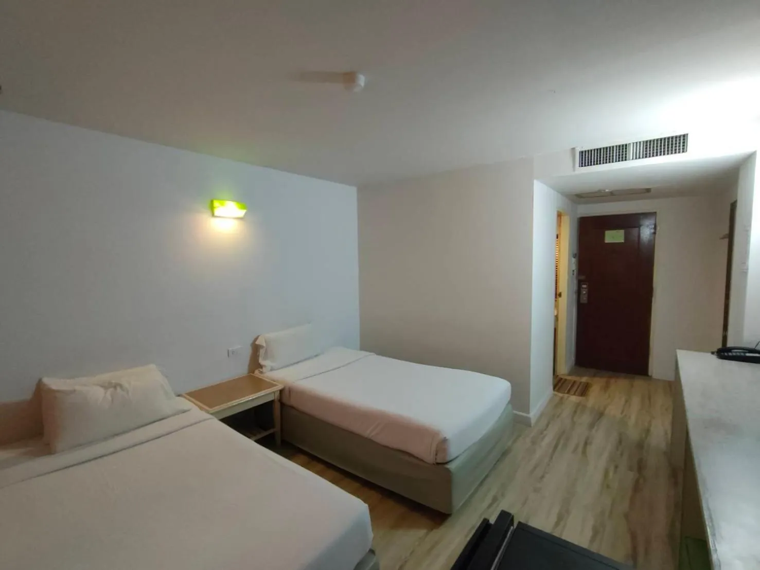 Bed in INTERTOWER HOTEL (SHA)