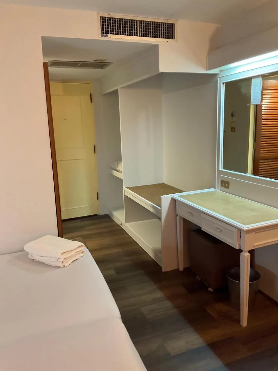 Bedroom, Bed in INTERTOWER HOTEL (SHA)