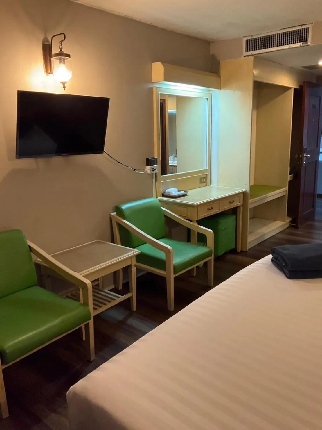 Bedroom, Bed in INTERTOWER HOTEL (SHA)