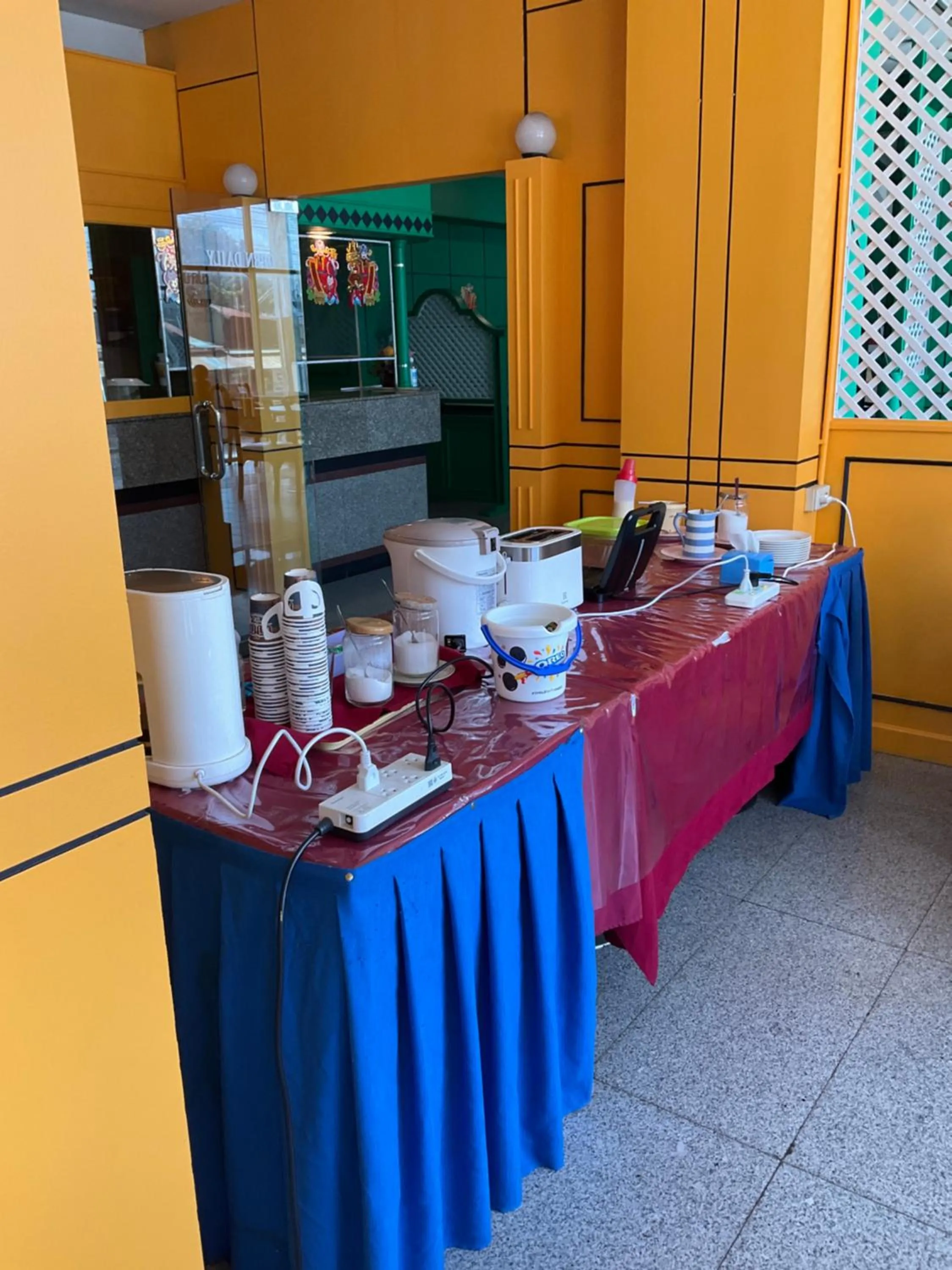 Breakfast in INTERTOWER HOTEL (SHA)